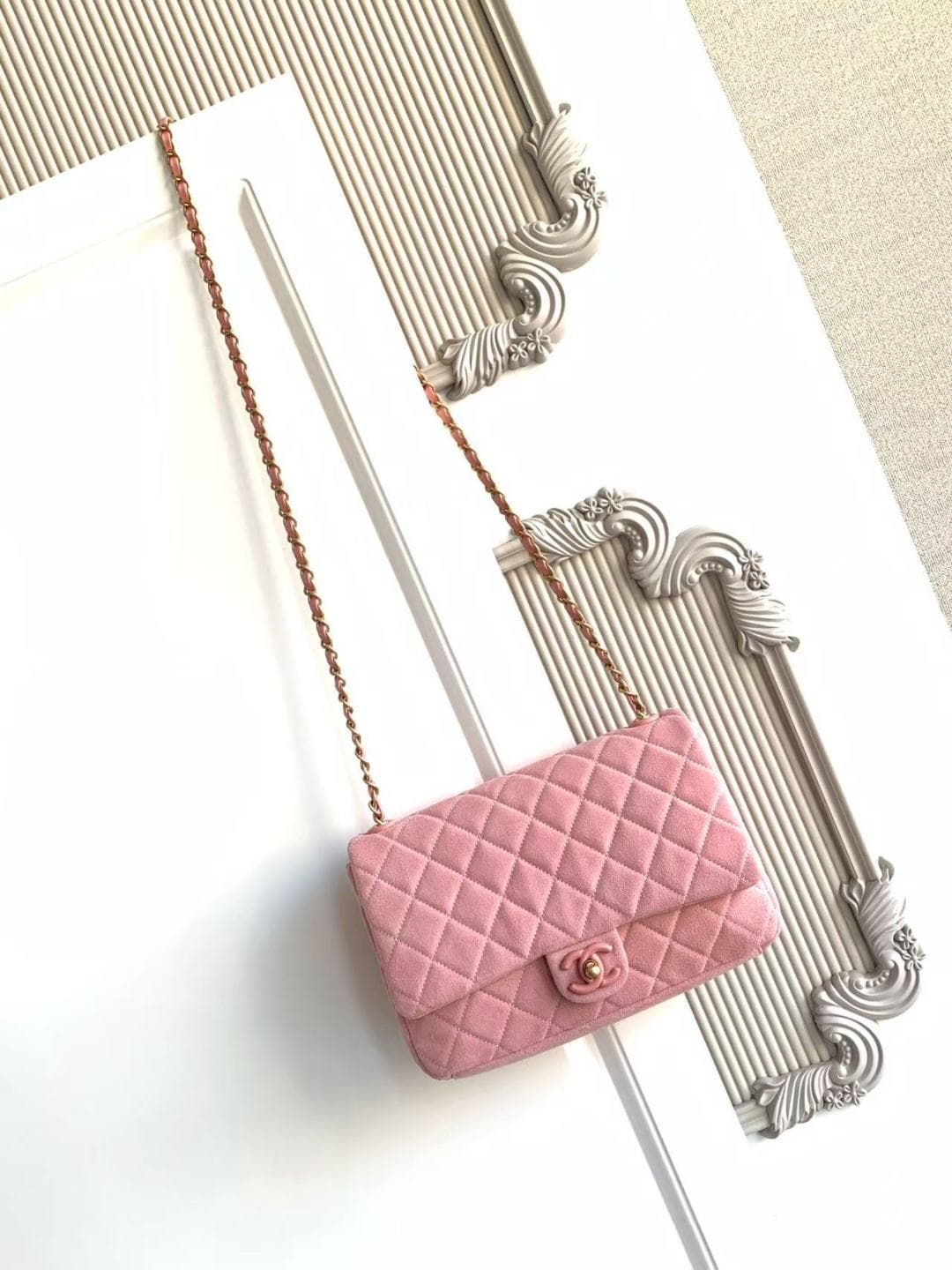 Chanel Classic Flap bag in Pink Suede & Gold-Tone Metal AS5987 A