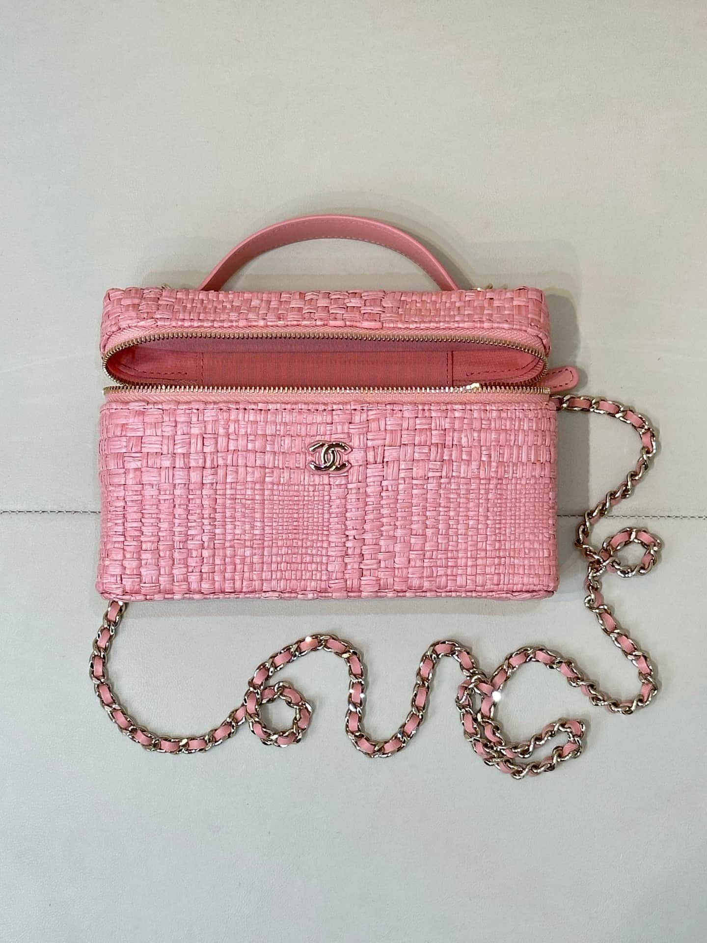 Chanel Classic Vanity with Chain Braided Raffia & Gold-Tone Metal Pink AP4385 TOP