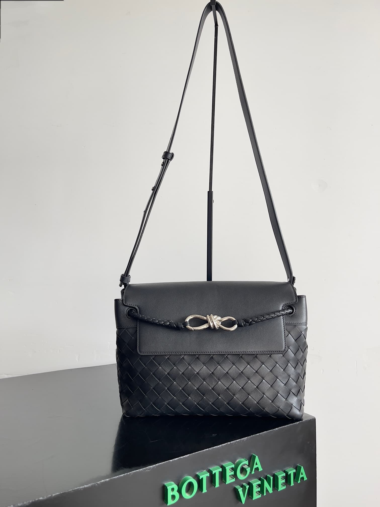 Small Andiamo Messenger Top