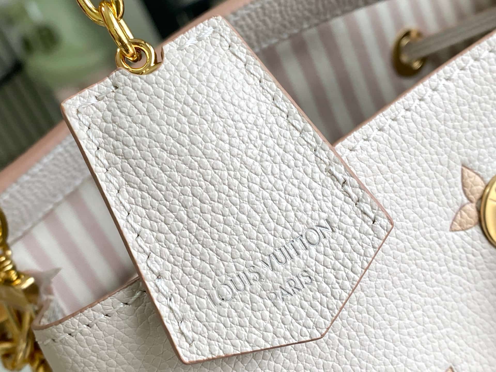Louis Vuitton NéoNoé MM Eden Debossed grained cowhide leather M14401 TOP