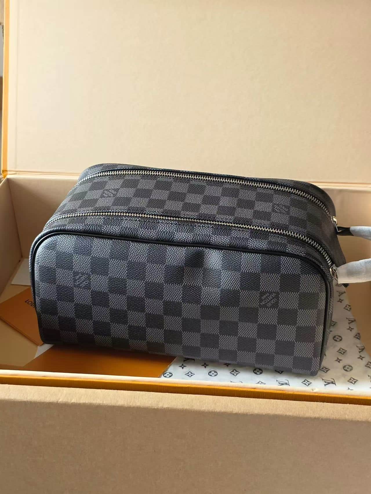Louis Vuitton Damier Graphite Canvas King Size Toiletry Bag High