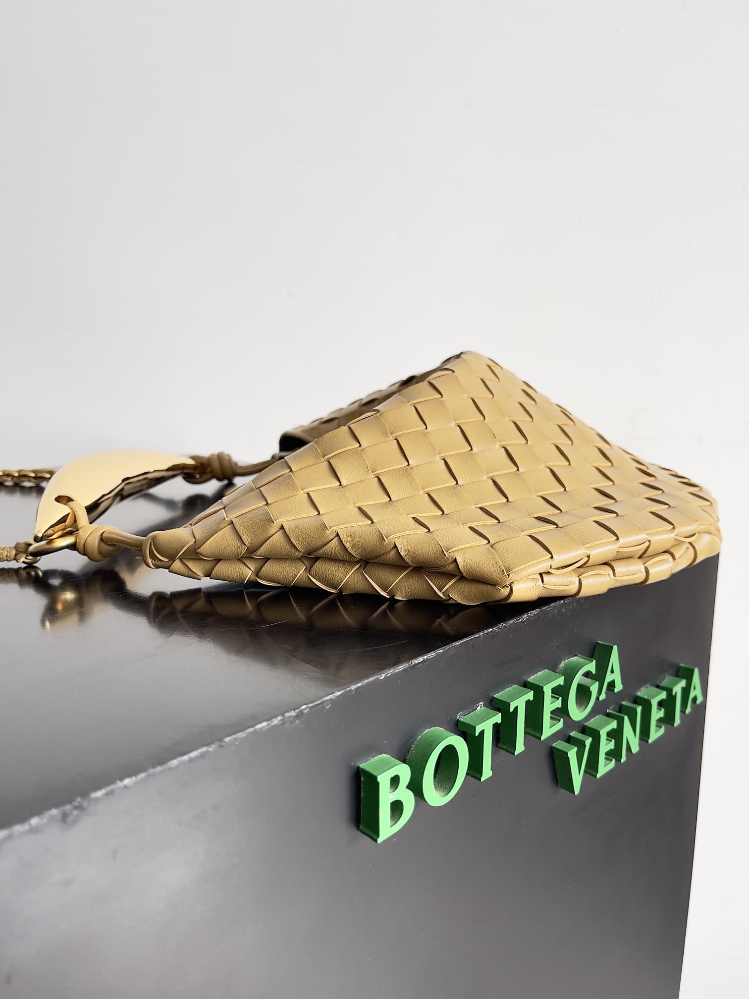 BV Sardine Chain Intrecciato Top