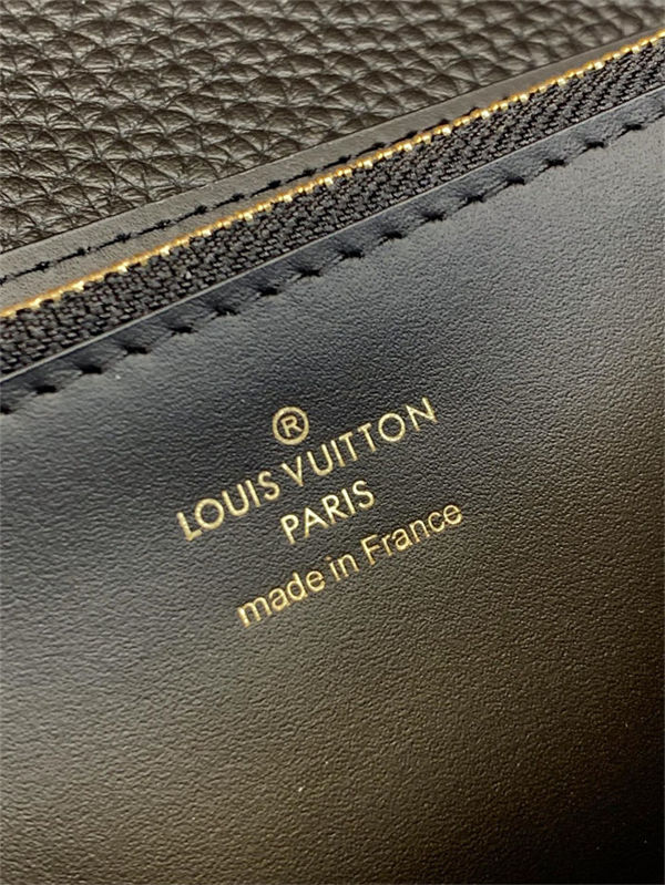 Louis Vuitton Capucines Wallet Taurillon leather M64551 High