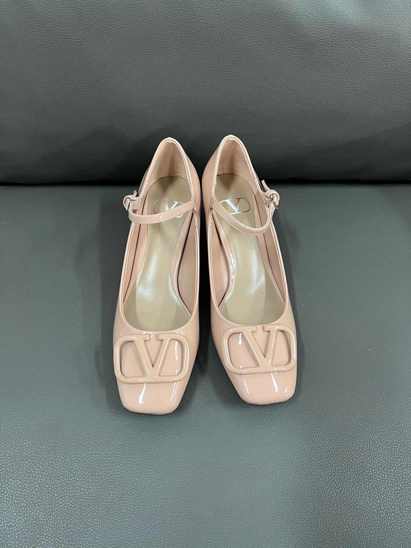 Valentino Garavani VLogo Mary Jane Pumps