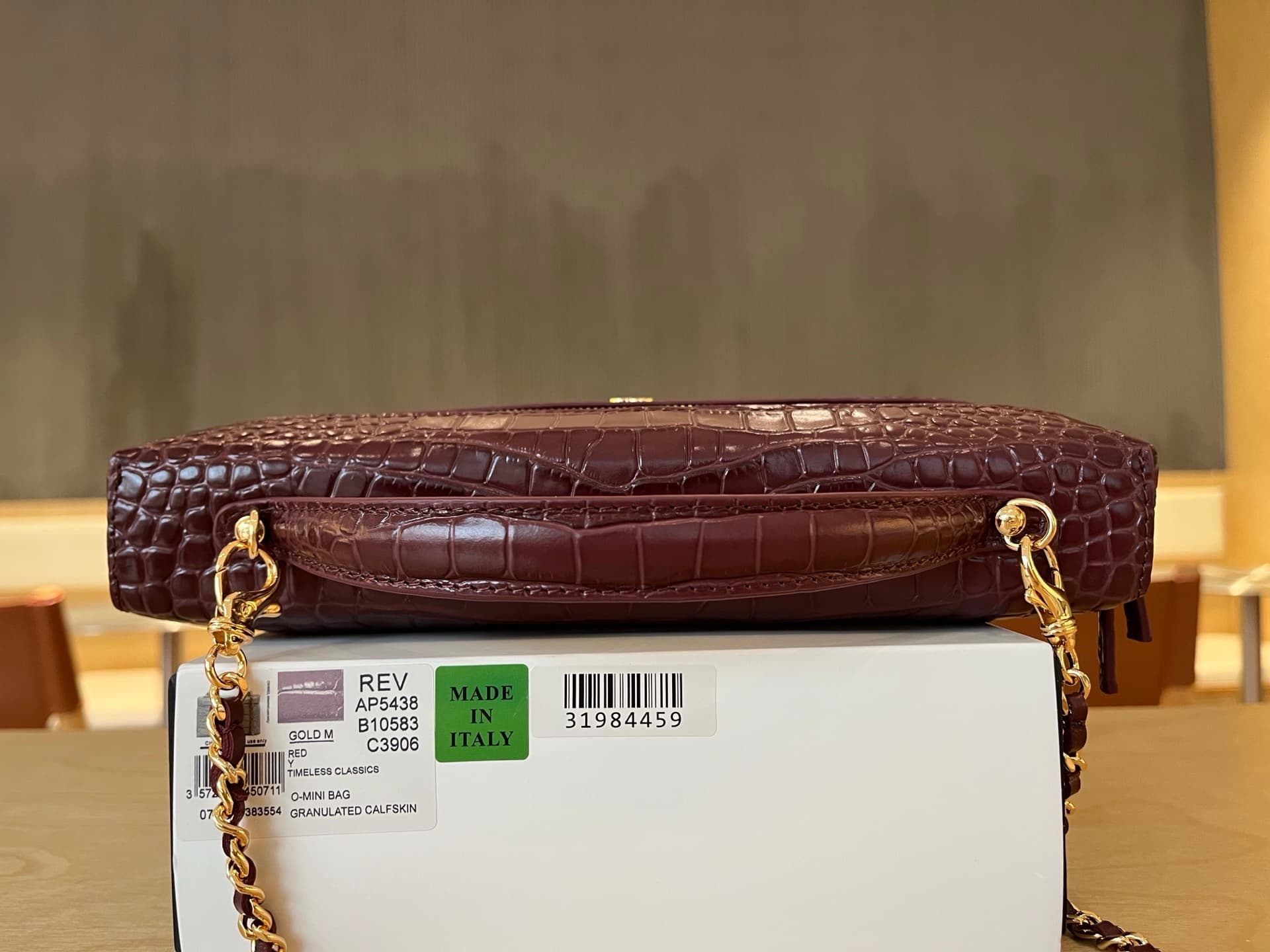 Chanel Vanity with Chain Crocodile-embossed leather& Gold-Tone Metal Burgundy AP5438 A