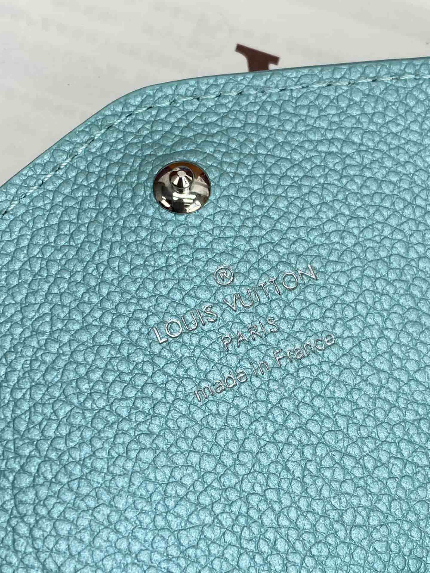 Louis Vuitton Sarah Wallet Supple grained cowhide leather M12172 Azur Frost High