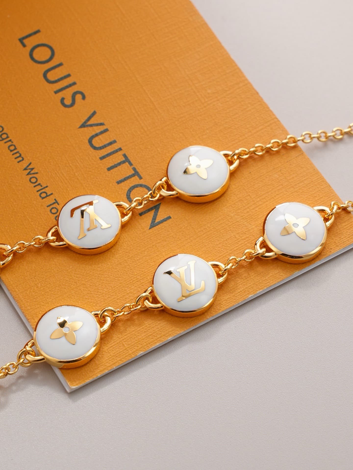 Louis Vuitton Pearly Confetti Necklace High