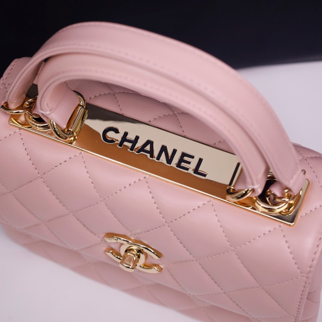 Chanel MINI FLAP BAG WITH TOP HANDLE AS4654 Lambskin &Gold-Tone Metal Pink A