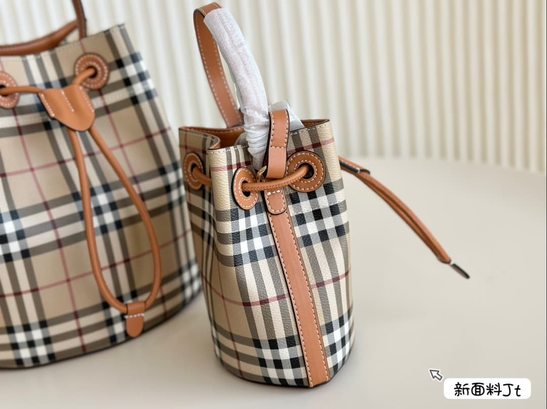 Burberry Mini/Small Bucket Bag Archive beige & briar brown/Archive beige & military