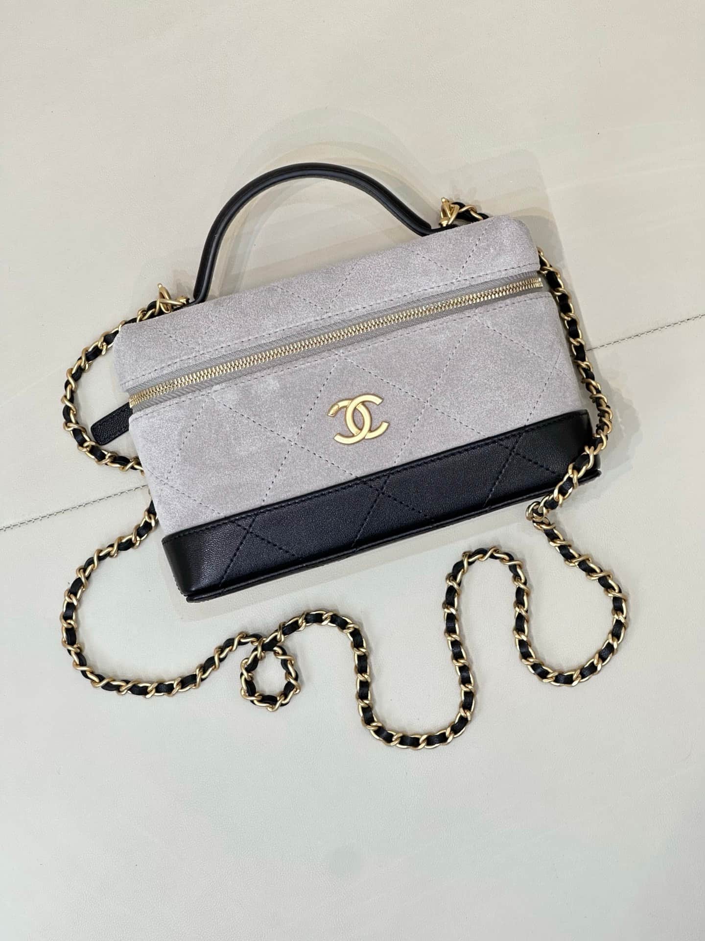 Chanel Vanity With Chain Suede Calfskin Shiny Lambskin & Gold-Tone Metal Gray & Black AP5186 TOP