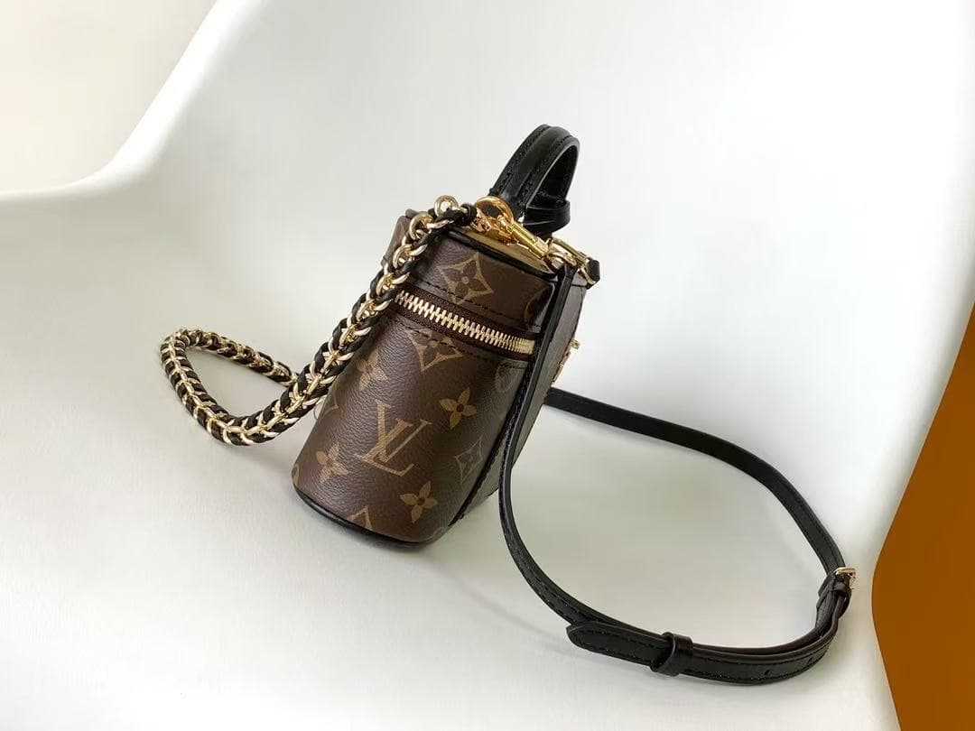 Louis Vuitton Vanity Chain Pouch Monogram Canvas M47125 High