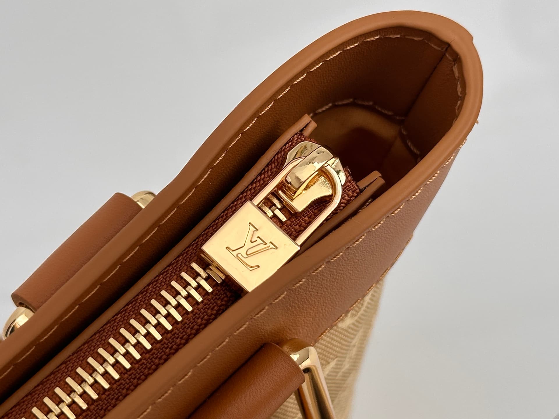 Louis Vuitton Monogram Lin Lucille shoulder bag M92684 High