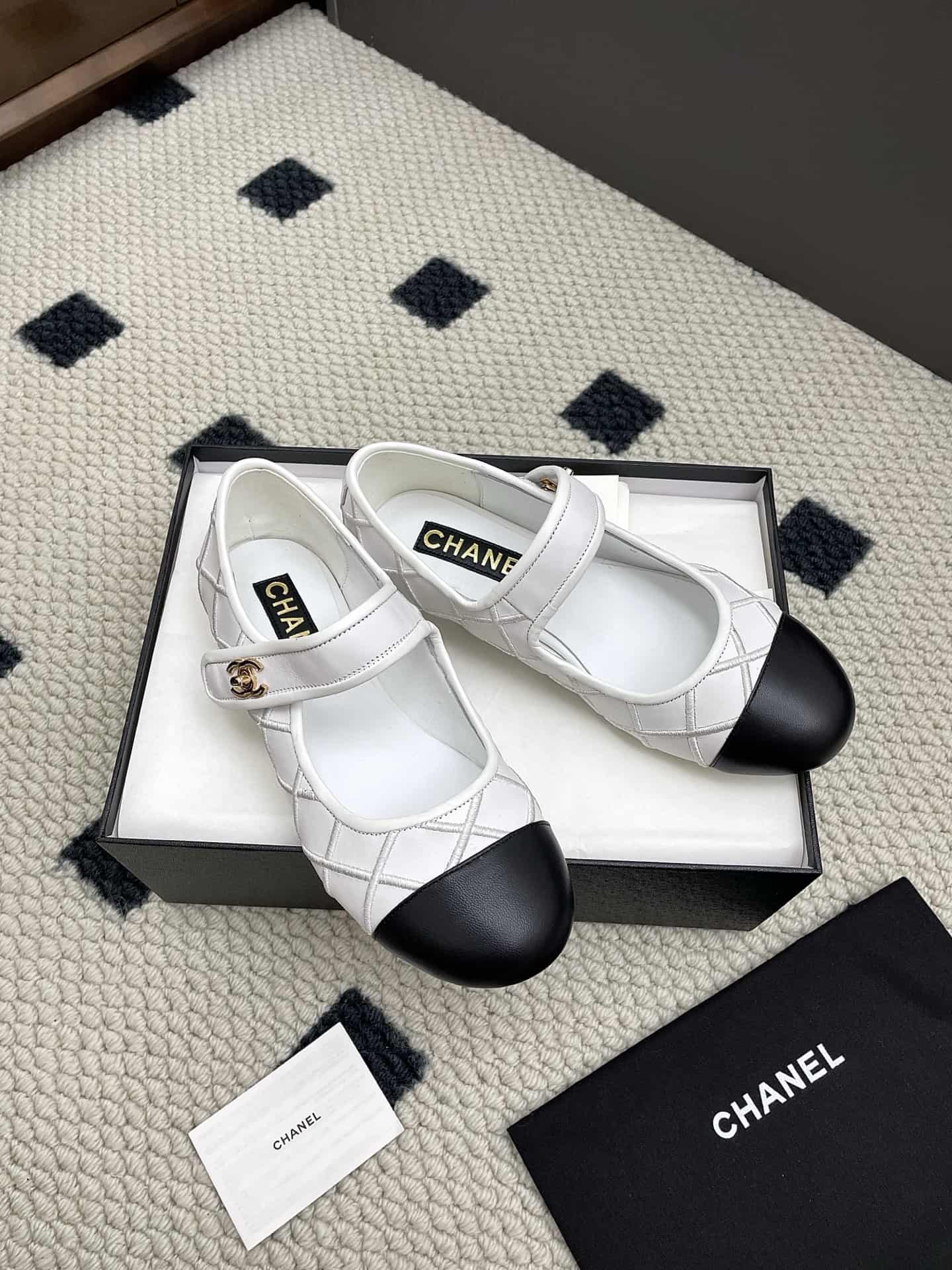 CHANEL Patent Calfskin Mary Janes Flats Shoes Women