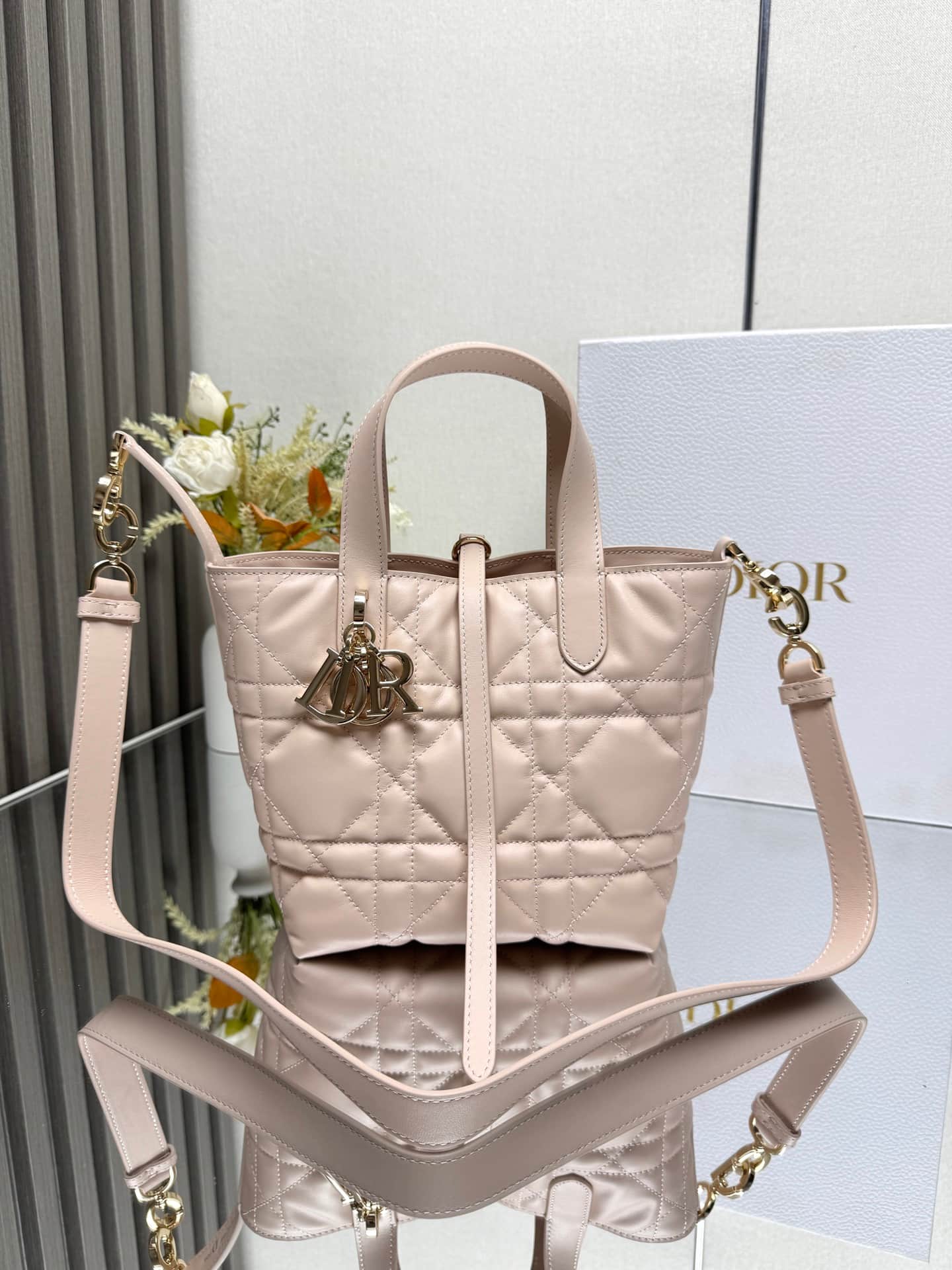 Small Dior Toujours Vertical Tote Bag Light Pink Macrocannage Calfskin M2835 High