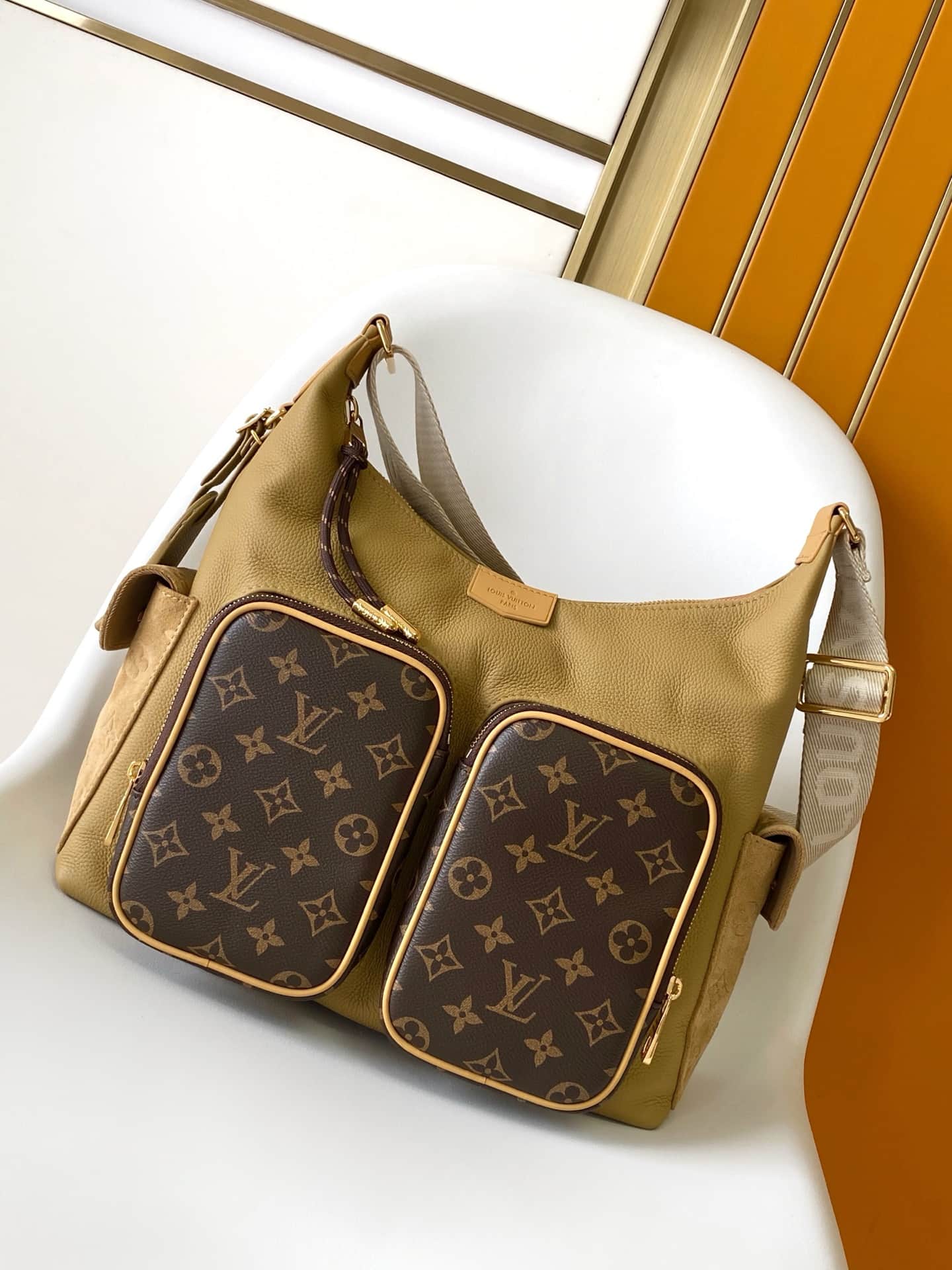 Louis Vuitton Grained Cowhide Monogram Hobo Cargo Bag M12697 High