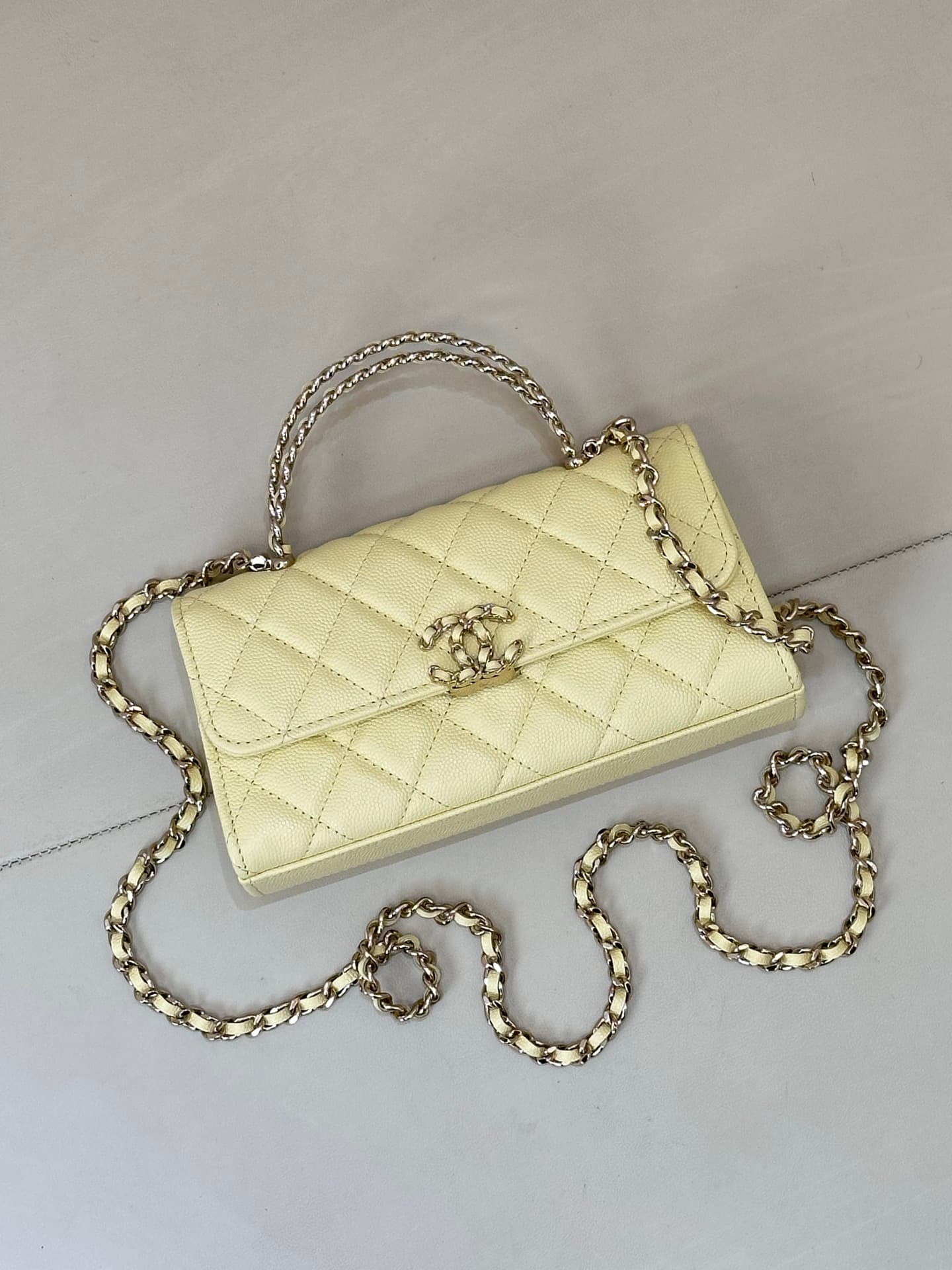 Chanel Clutch with chain Grained Calfskin&Gold-Tone Metal Yellow AP3238 TOP