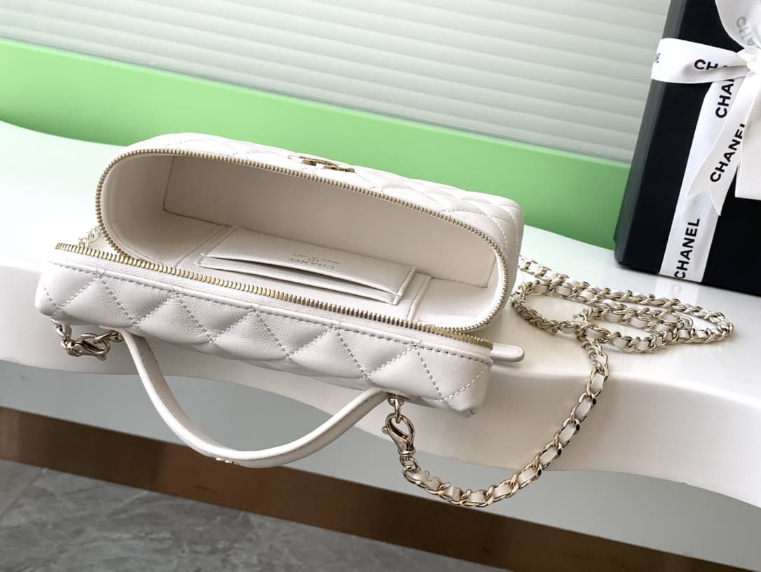Chanel VANITY WITH CHAIN AP4407 Lambskin & Gold-Tone Metal White High