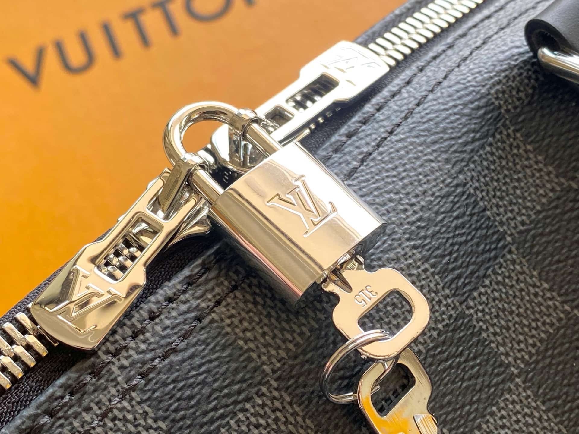 Louis Vuitton Keepall Bandoulière 55 Damier Graphite Canvas N41413 TOP