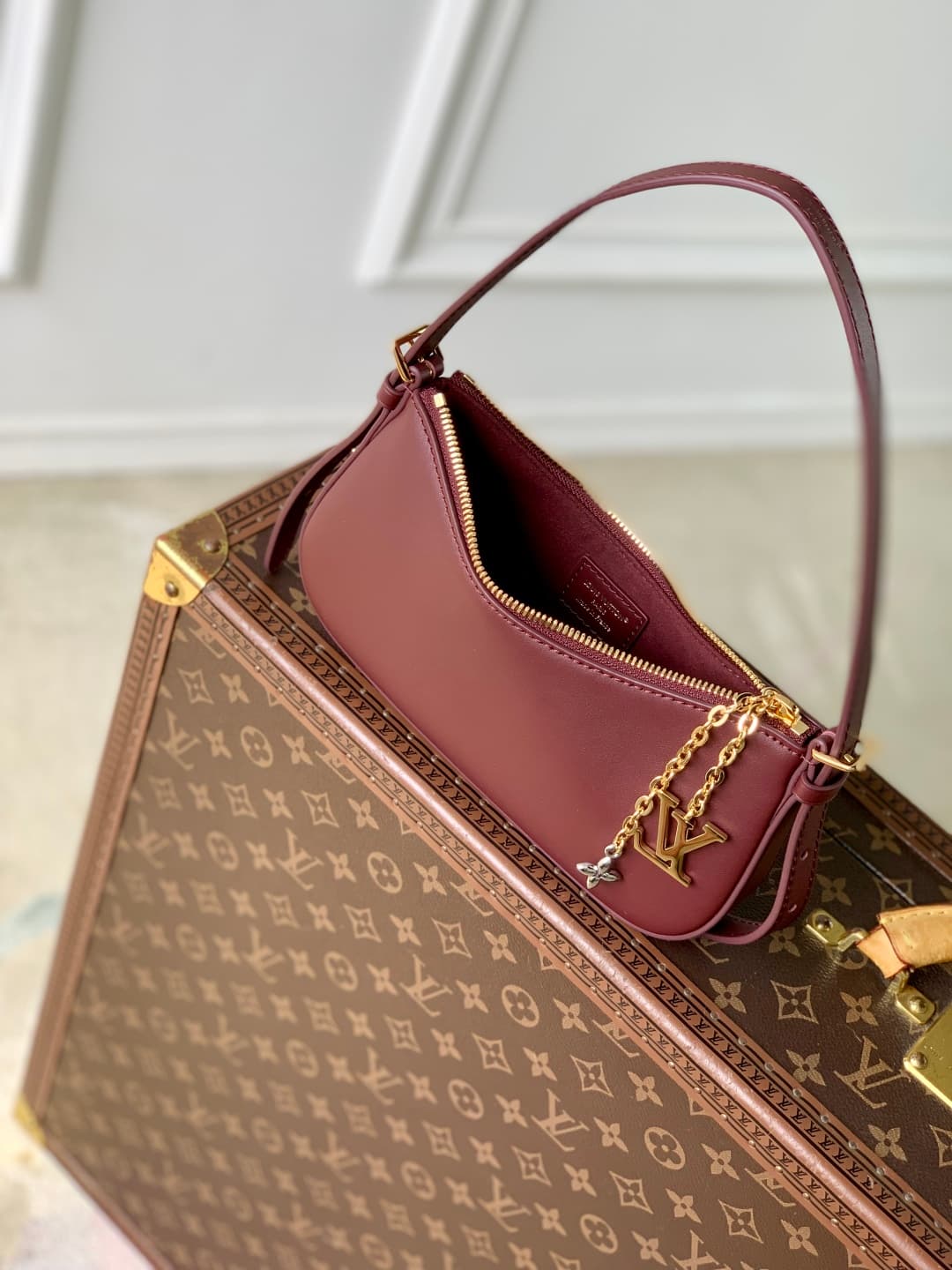 Louis Vuitton Pochette LV Bloom M25525 Calfskin leather Grenat Red High