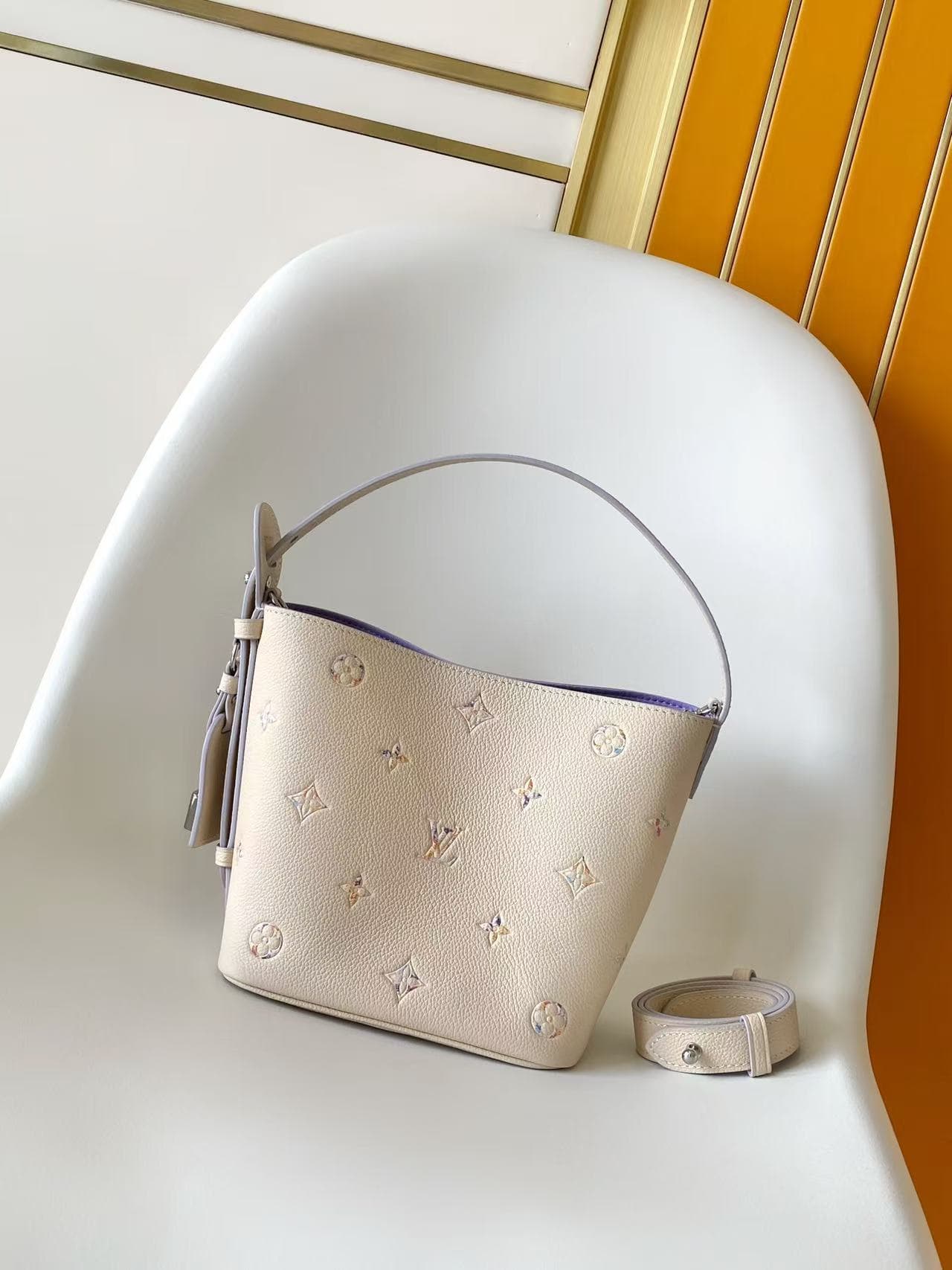 Louis Vuitton All In BB Link Quartz Embossed cowhide leather M29835 High