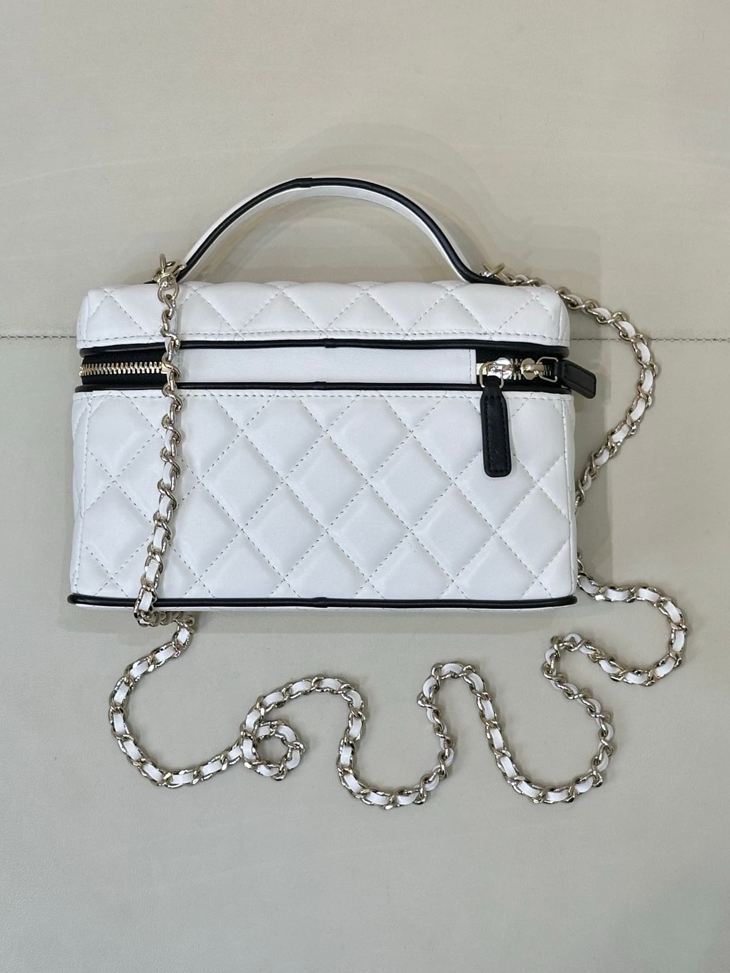 Chanel Vanity with Chain Lambskin & Gold-Tone Metal White AP5240 TOP