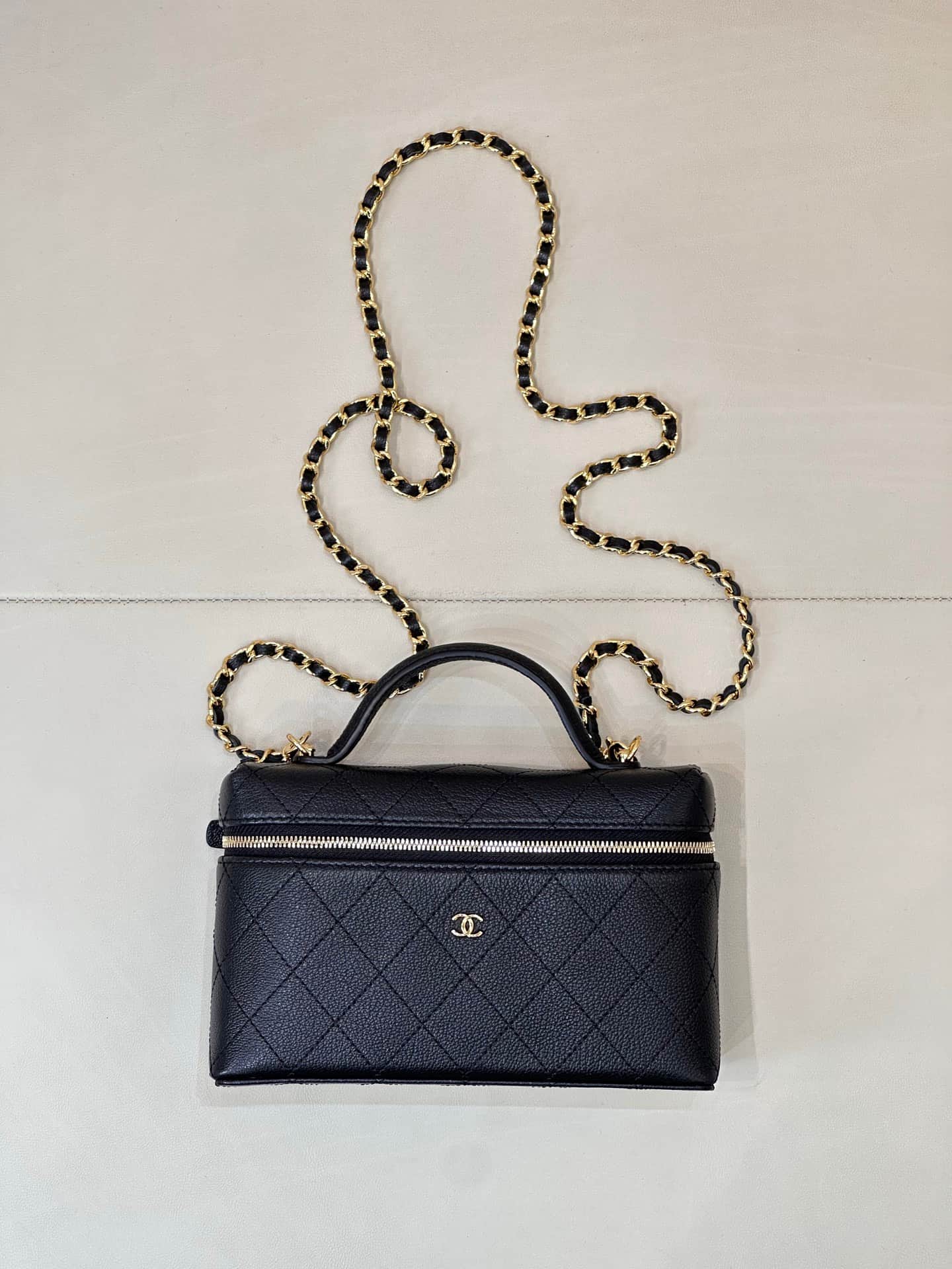 Chanel Vanity with Chain Grained Shiny Calfskin & Gold-Tone Metal Black AP5100 TOP