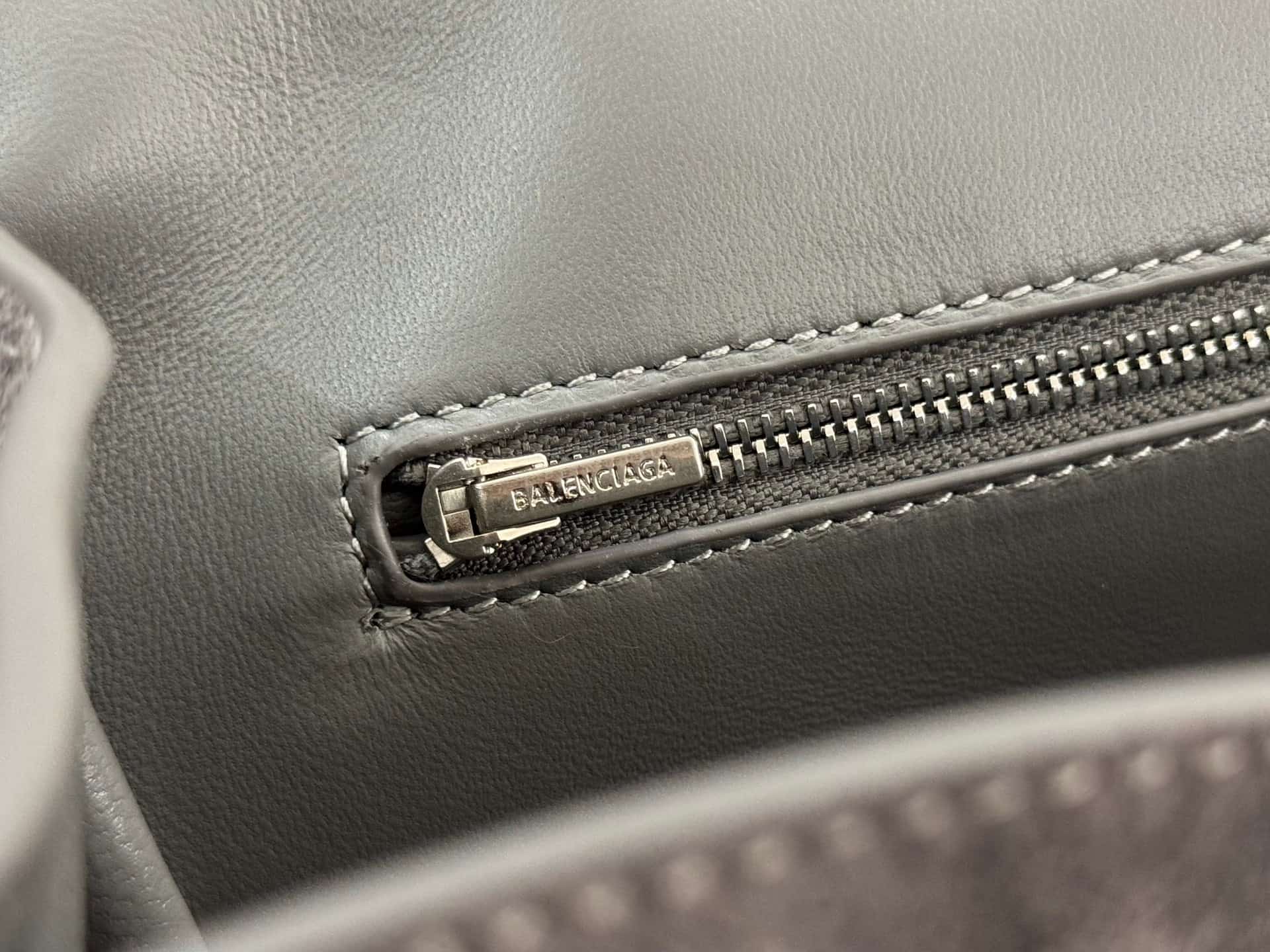 Balenciaga Rodeo Medium Bag in Grey Waxed Suede Calfskin With Silver-Tone Metal TOP