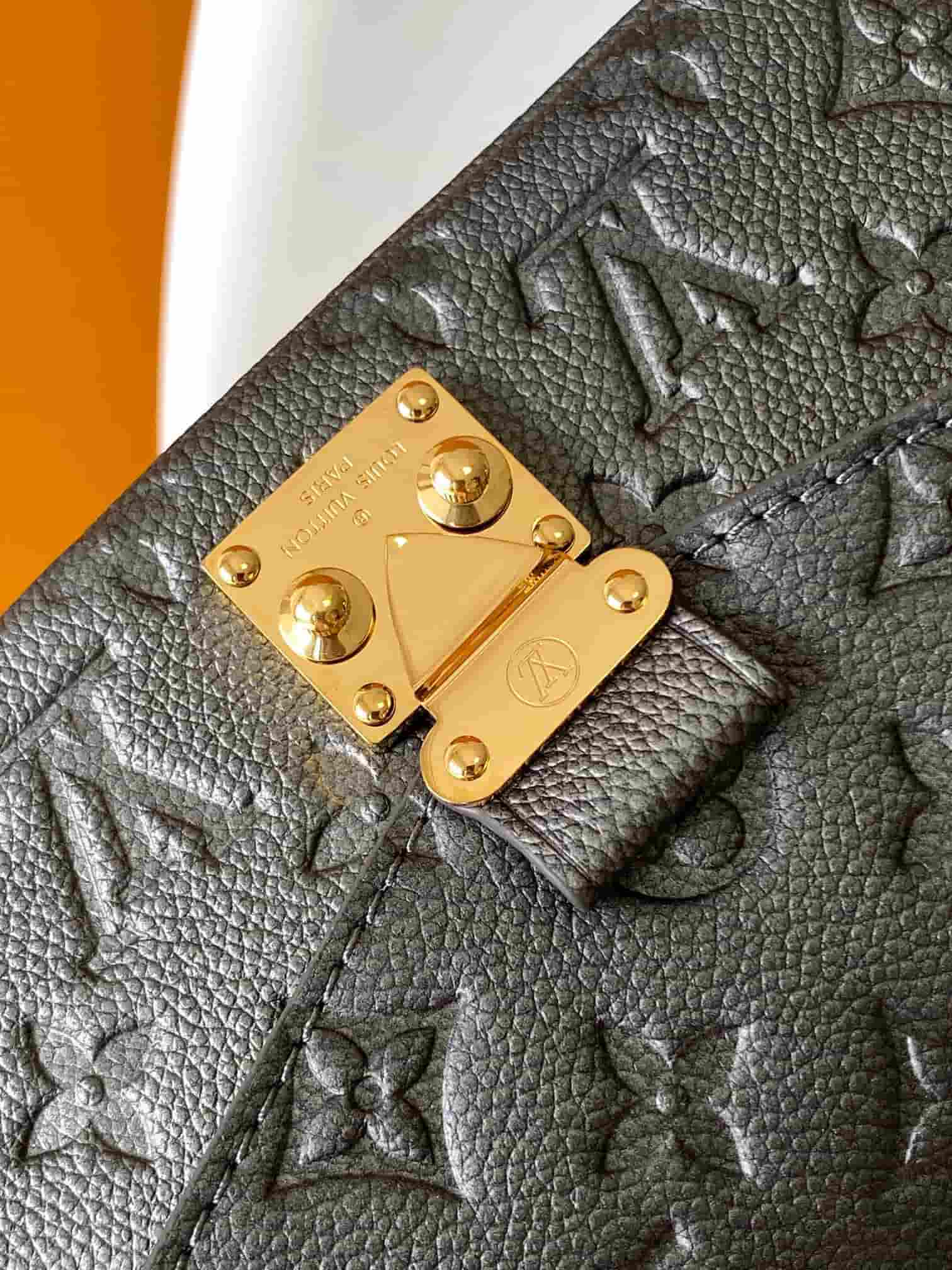 Louis Vuitton Pochette Métis East West Gun metal Embossed grained cowhide leather M11998 High
