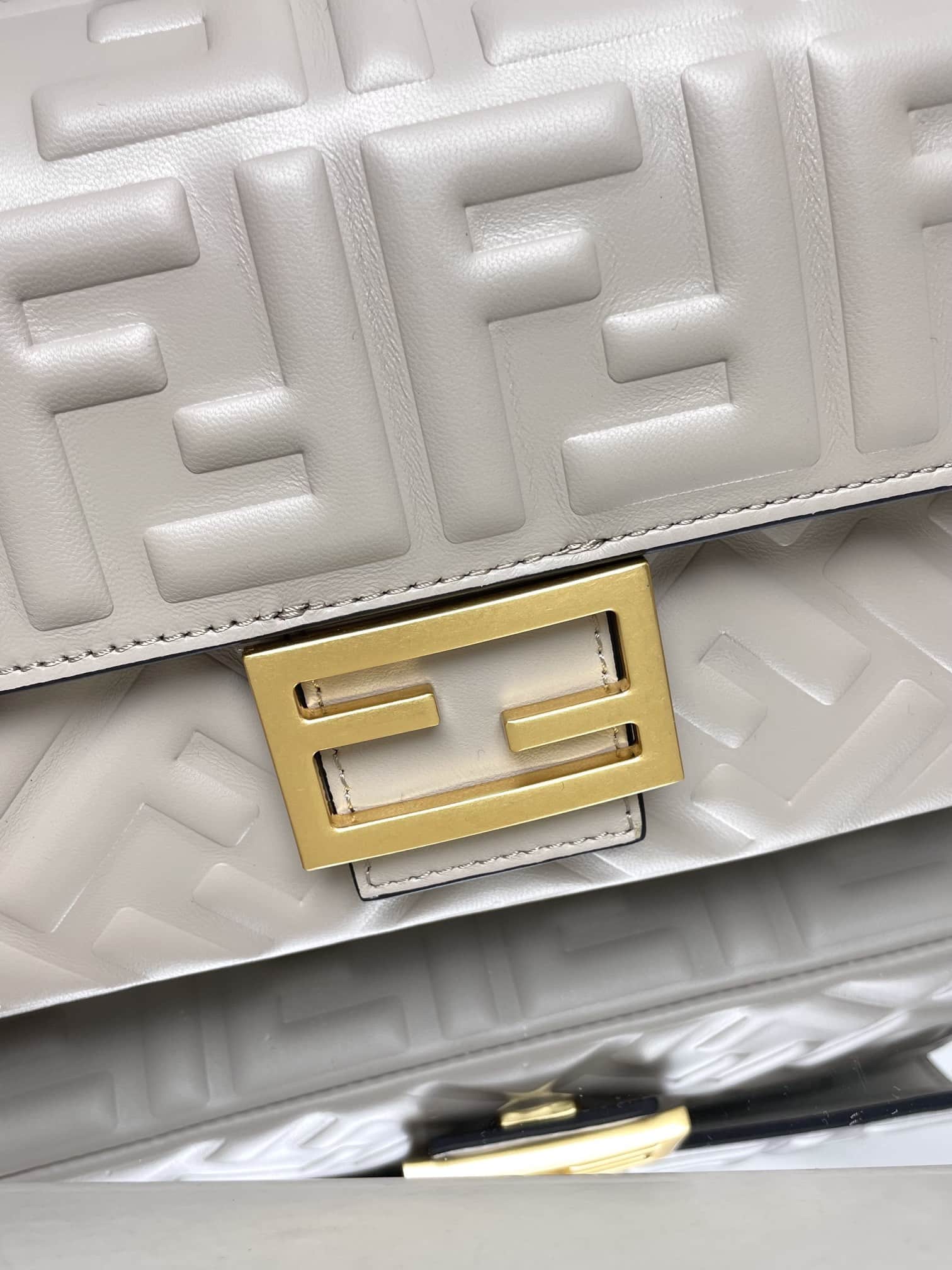 BAGUETTE leather bag Grey High