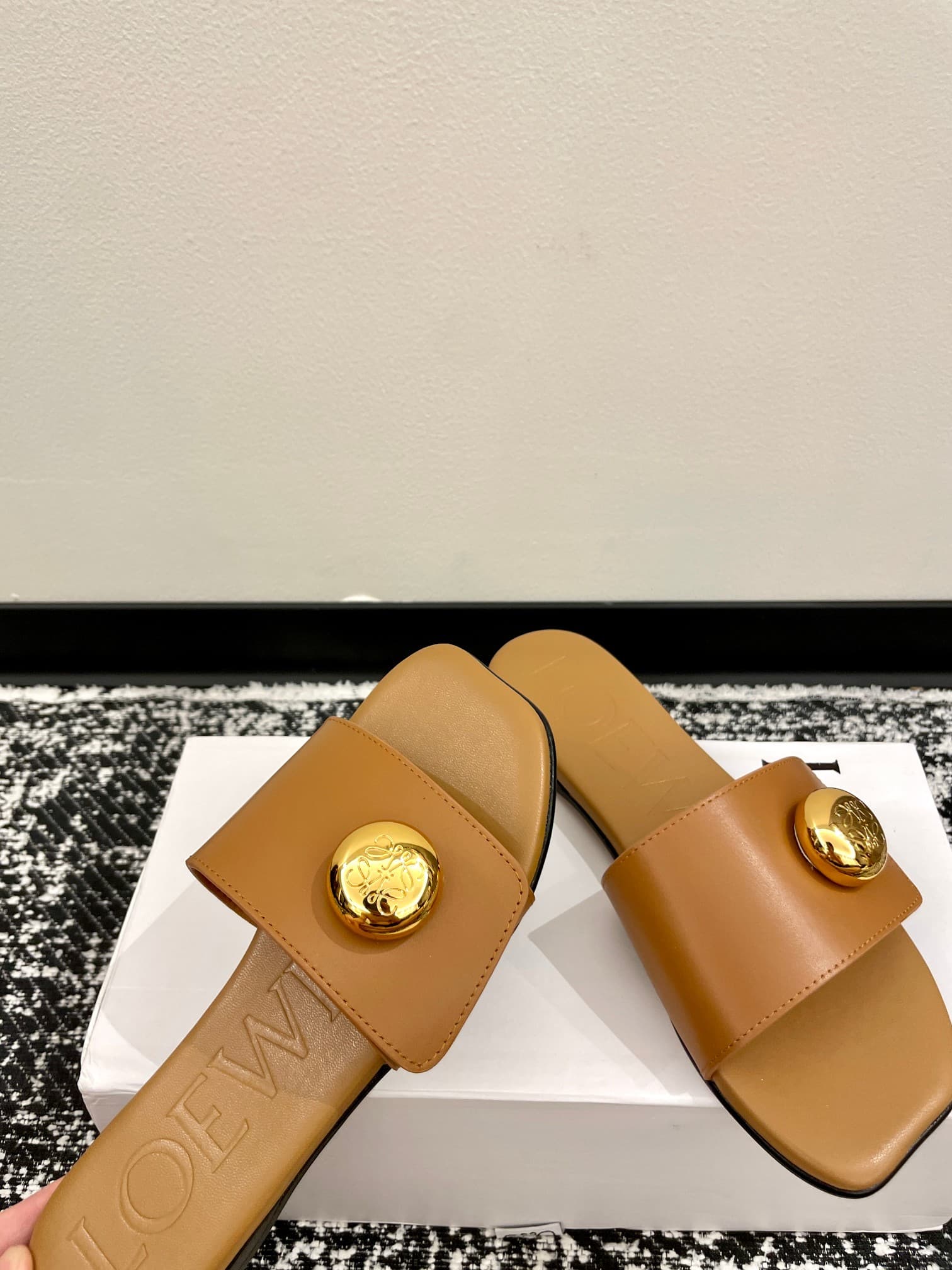 LOEWE Pebble Sandal shoes Women