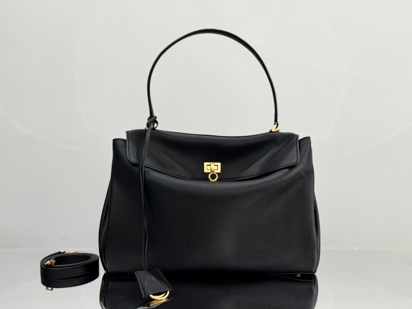 Balenciaga Rodeo Medium Bag in Black Leather With Gold-Tone Metal TOP