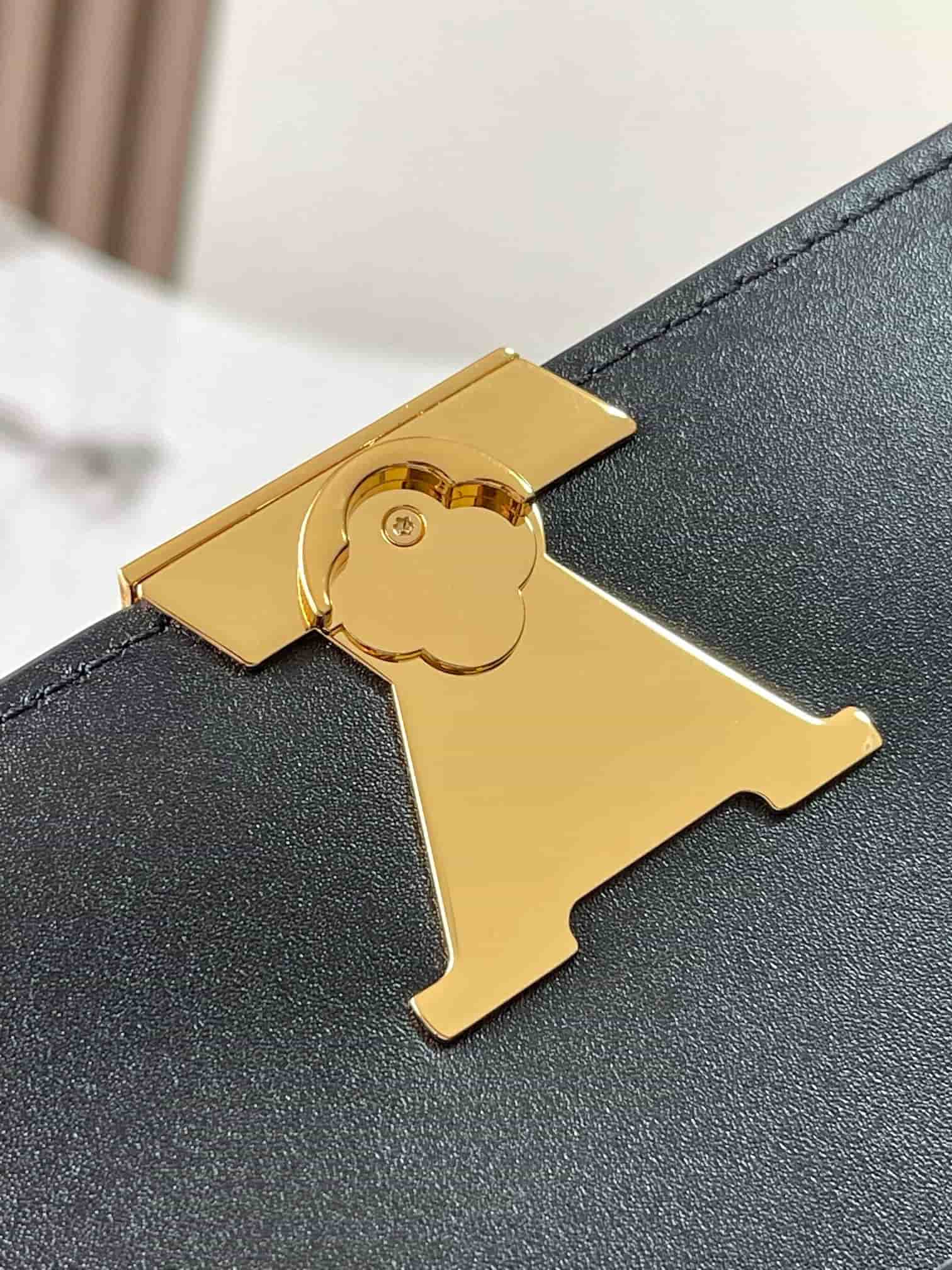 Louis Vuitton Wallet On Chain Capucines Calf Leather M12143 Black Top