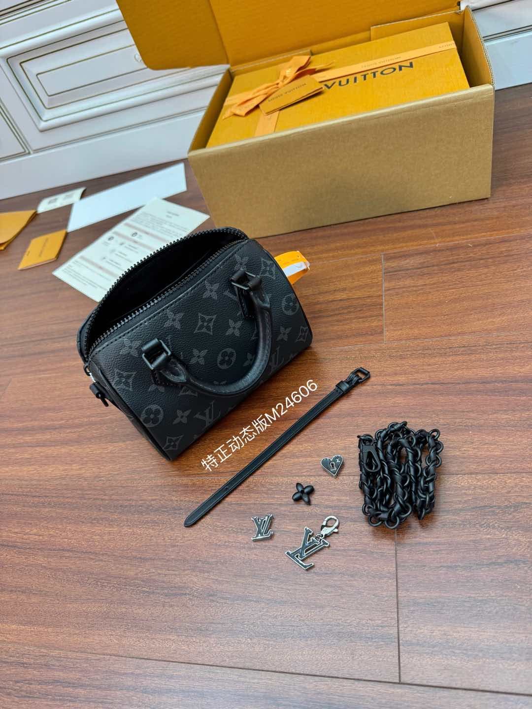 Louis Vuitton SPEEDY BANDOULIÈRE 18 Monogram Eclipse M24606 Top