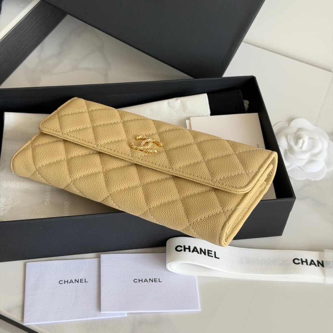 Chanel Wallet Shiny Grained Calfskin Strass & Gold-Tone Metal Yellow AP5076 High