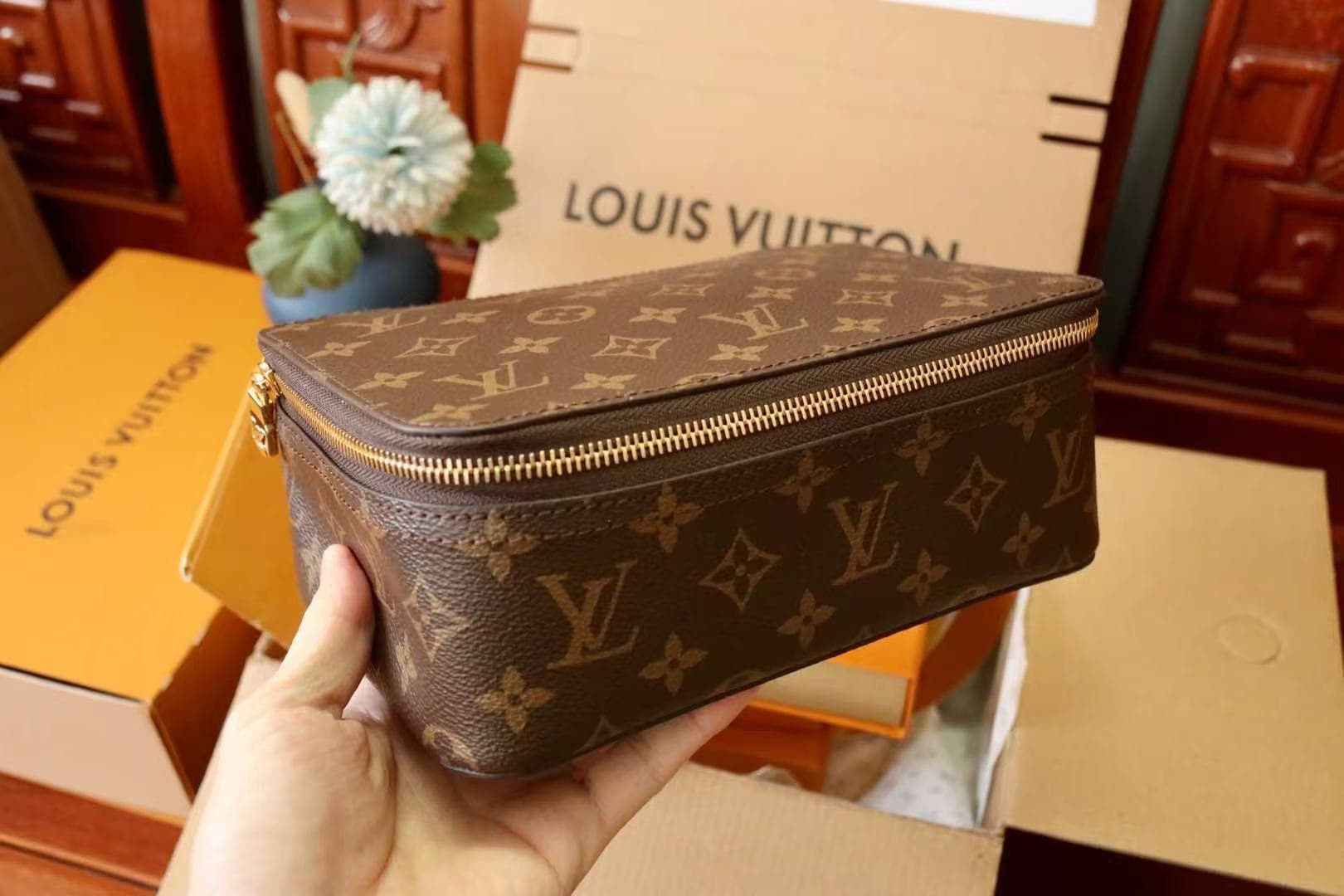 Louis Vuitton PACKING CUBE MM Monogram High