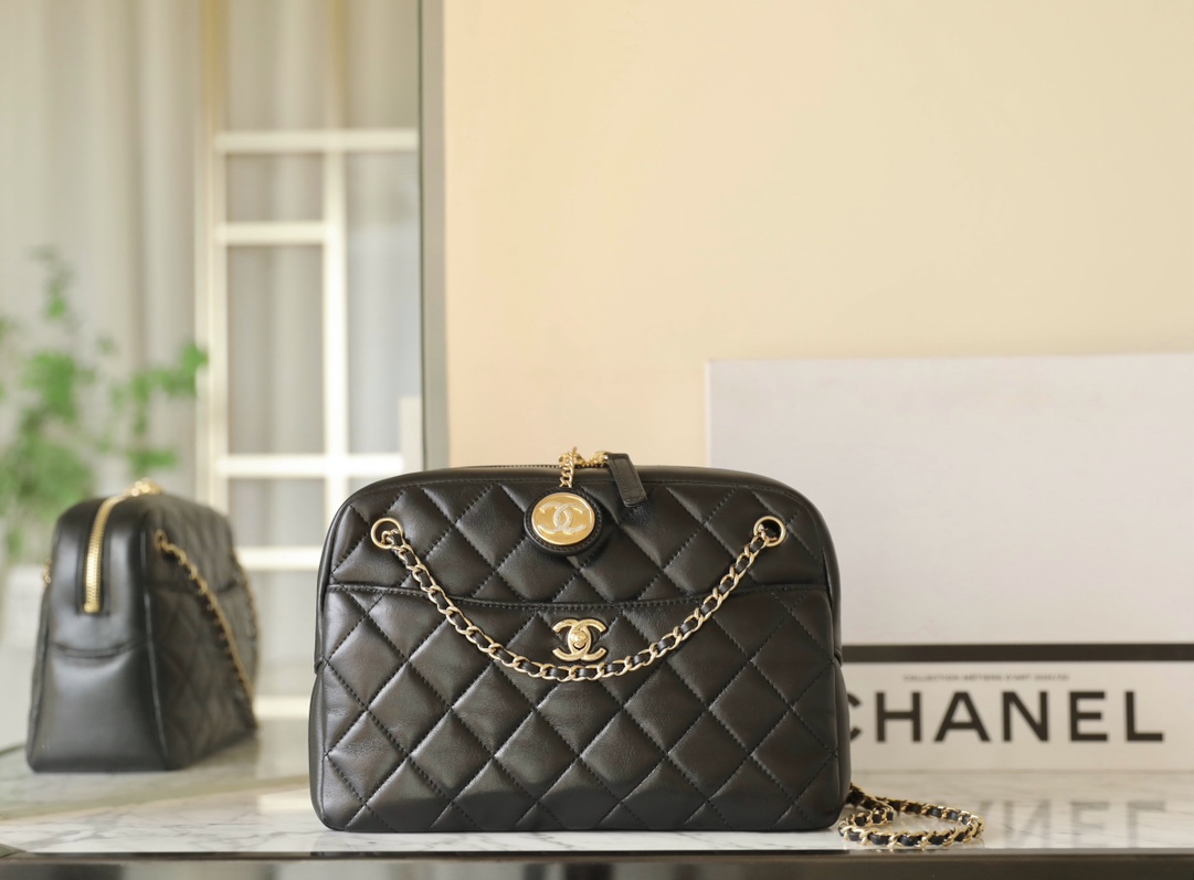 Chanel SMALL CAMERA CASE Shiny Lambskin & Gold-Tone Metal TOP