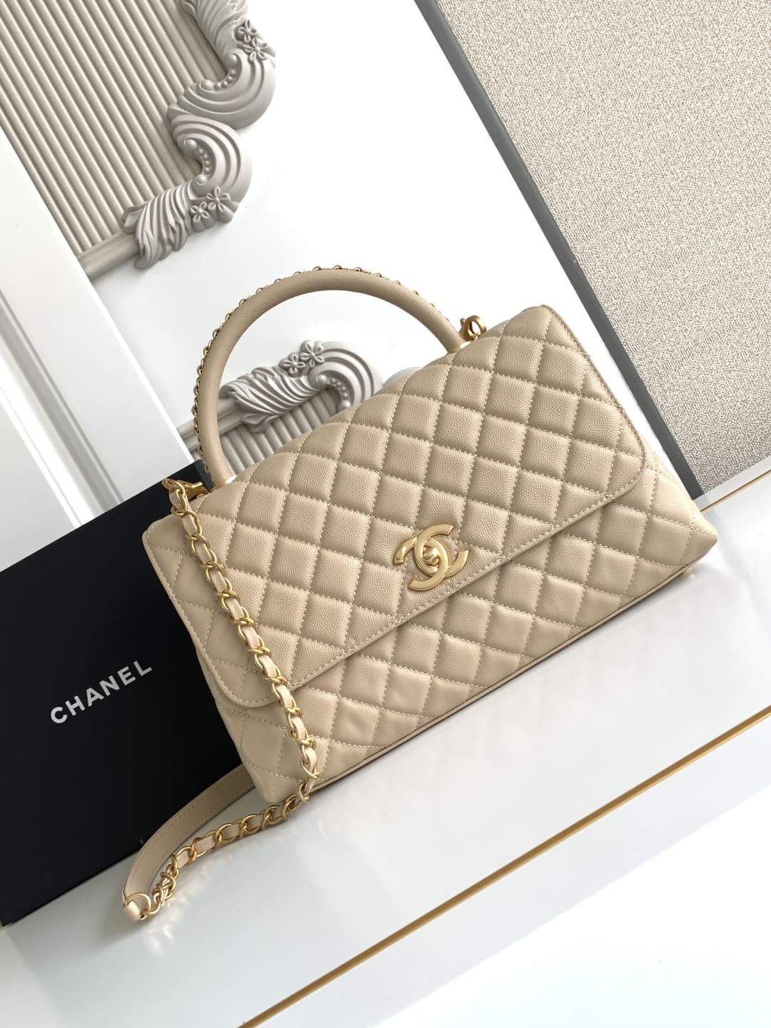 Medium FLAP BAG WITH TOP HANDLE Grained Calfskin A92991 Beige-binding Gold Metal A