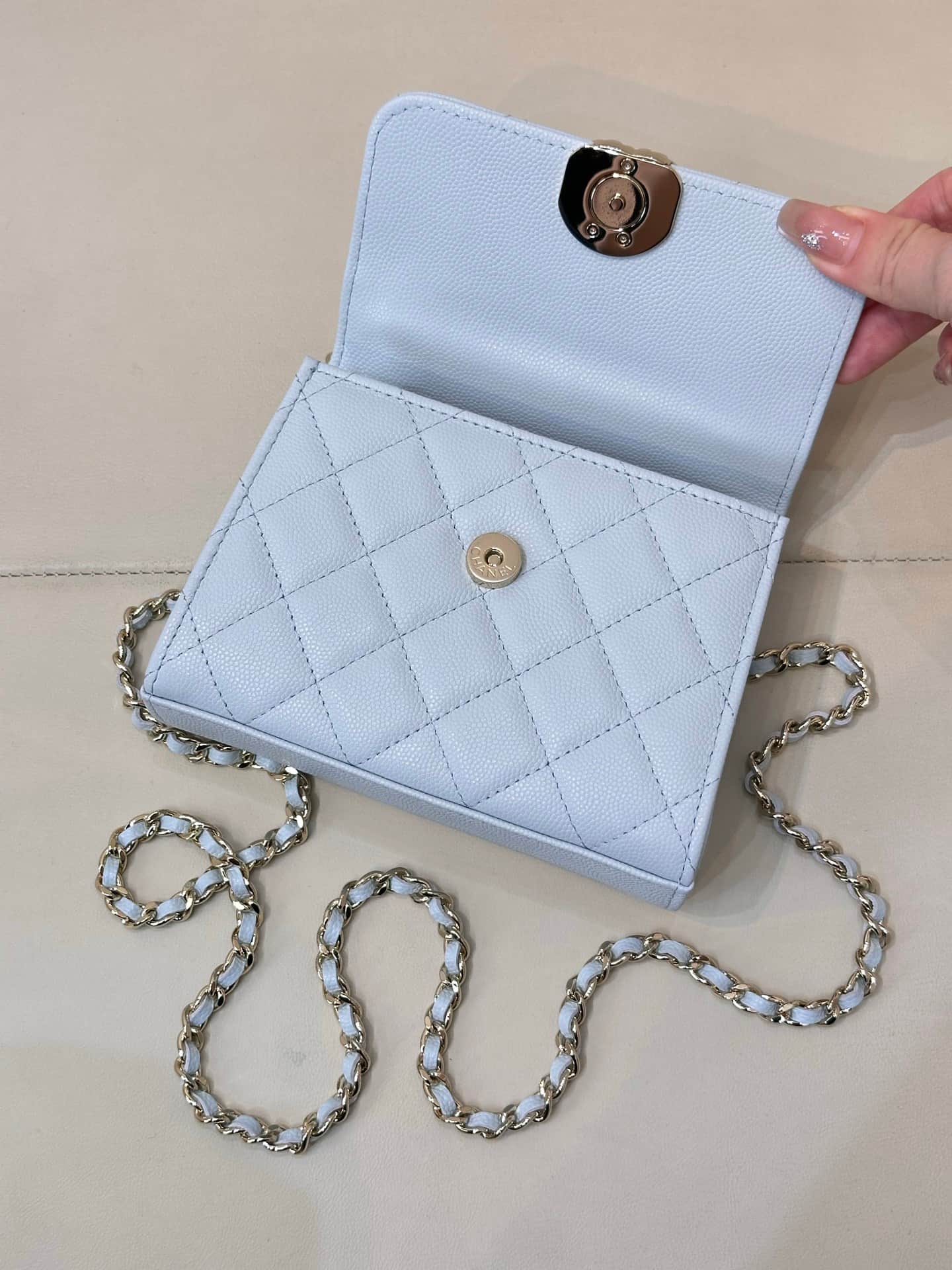 Chanel Clutch with chain Grained Calfskin&Gold-Tone Metal Blue AP3236 TOP
