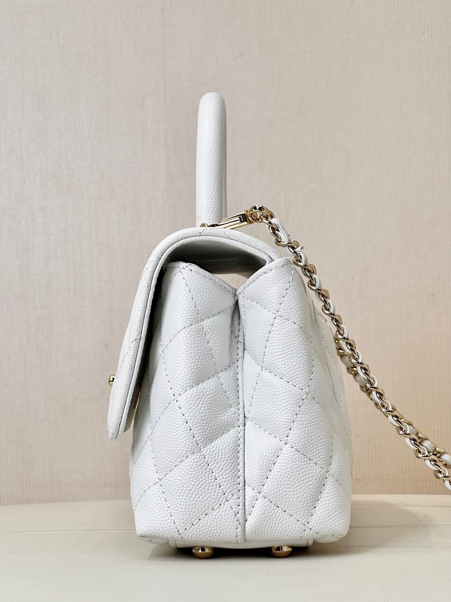 FLAP BAG WITH TOP HANDLE Grained Calfskin & Gold-Tone Metal A92990 White  TOP