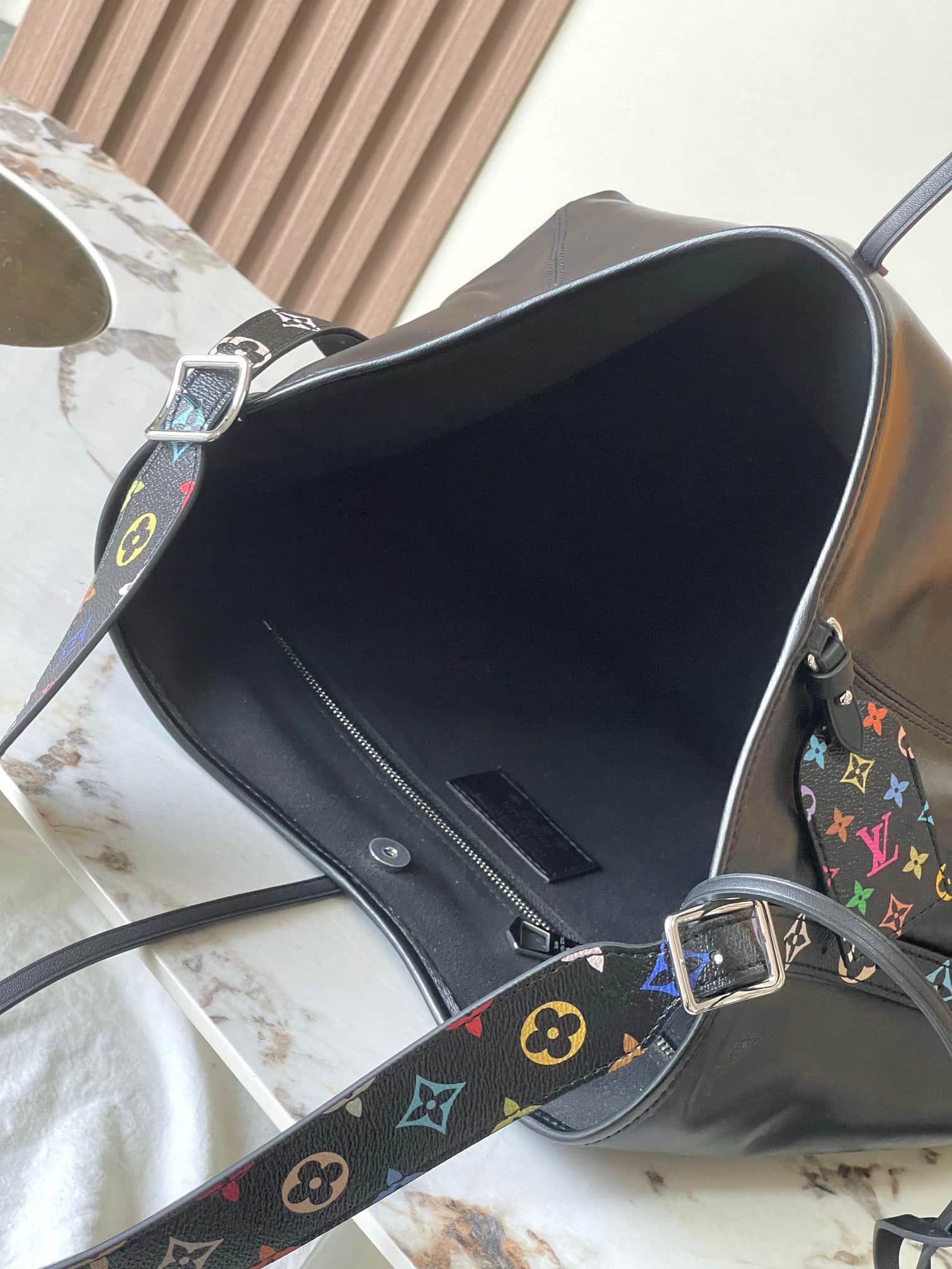 Louis Vuitton x Murakami CarryAll Vibe MM Lambskin M13105 Top
