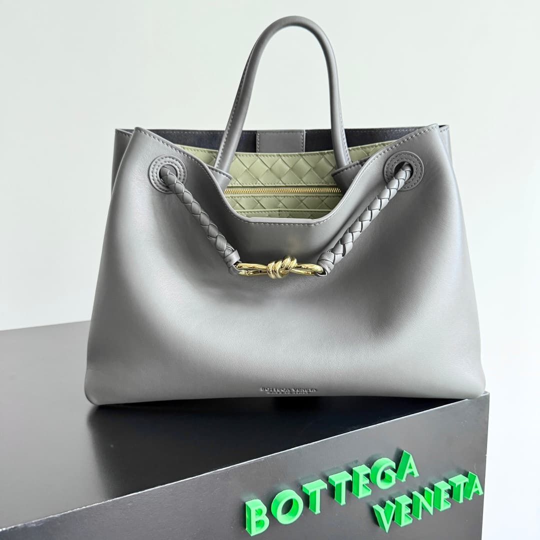 Bottega Veneta Andiamo tote bag in grey calfskin leather TOP