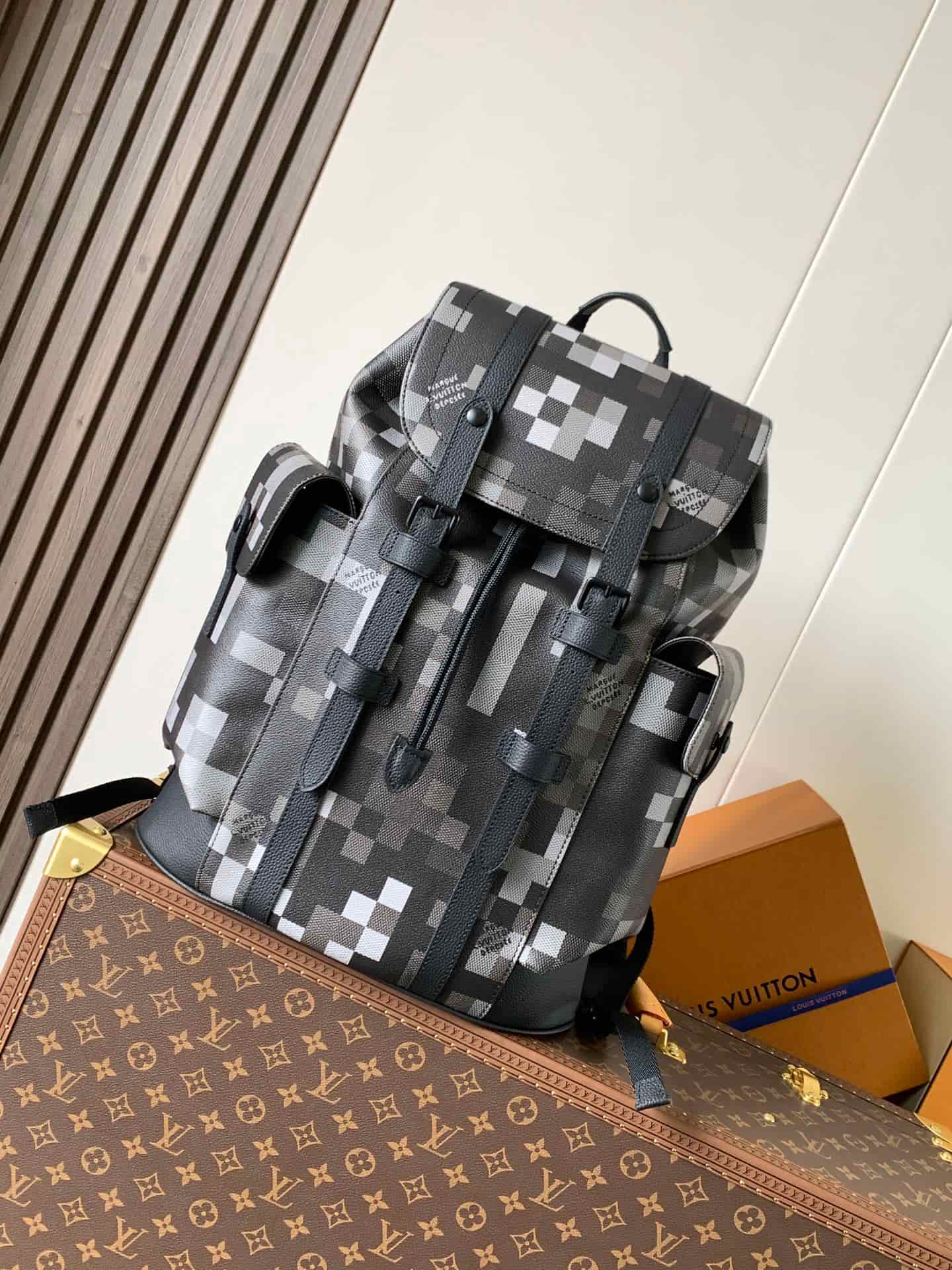 Louis Vuitton Christopher MM Damoflage Black coated canvas M14952 High