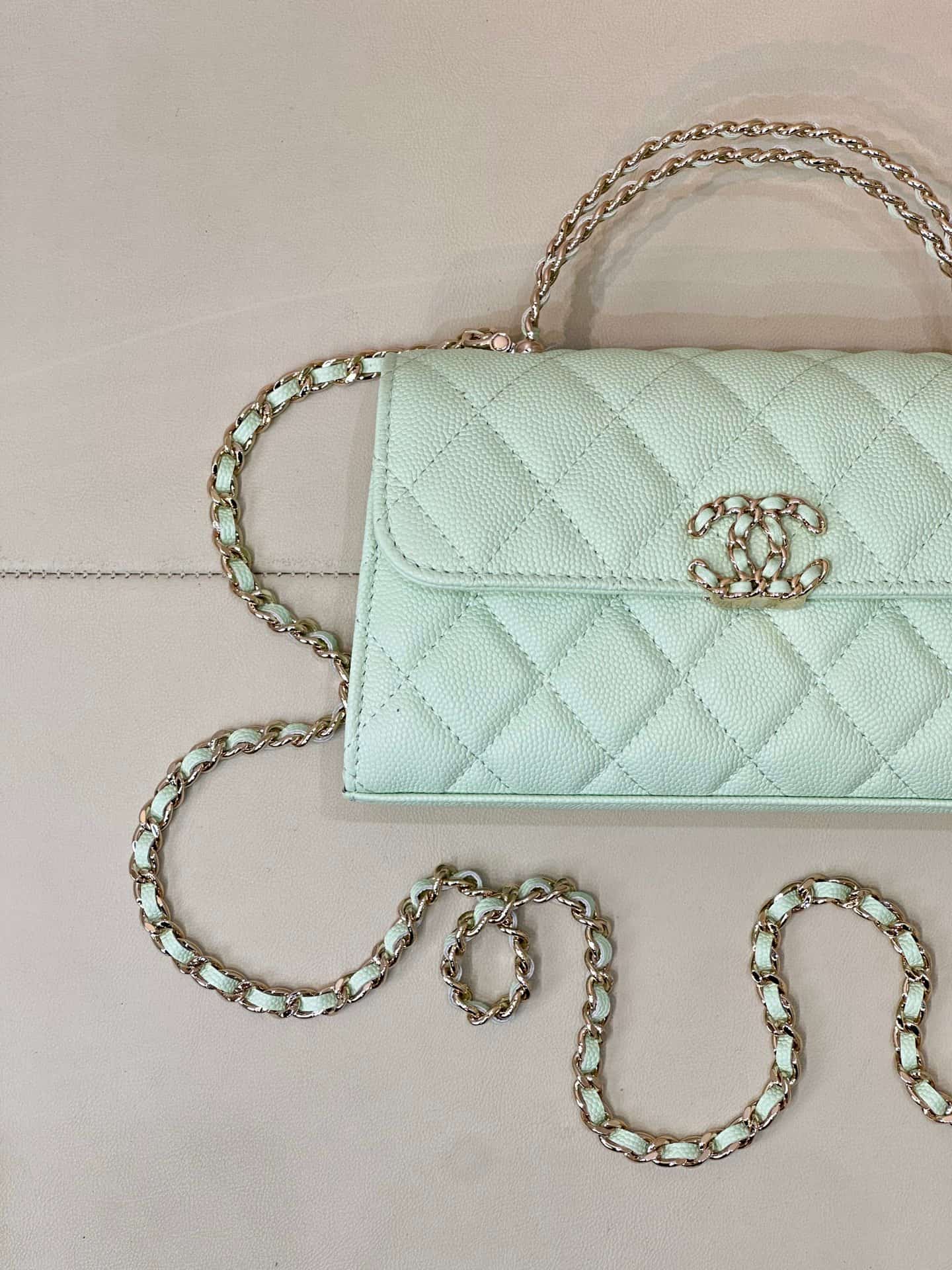 Chanel Clutch with chain Grained Calfskin&Gold-Tone Metal Green AP3238 TOP