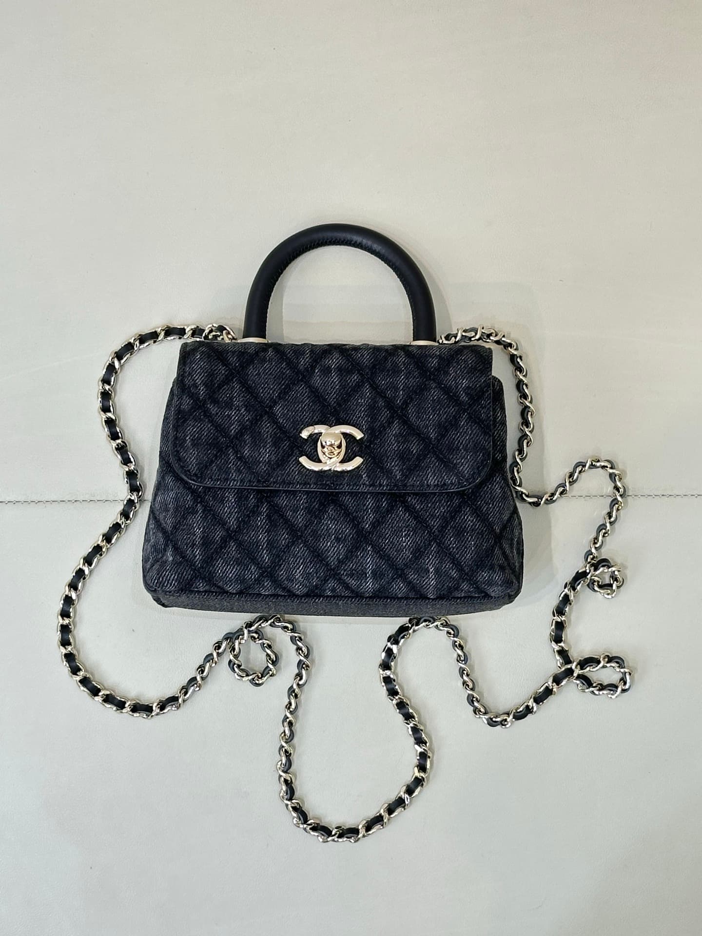 Chanel Clutch with chain Washed Denim, Calfskin & Gold-Tone Metal Black AP4244 TOP