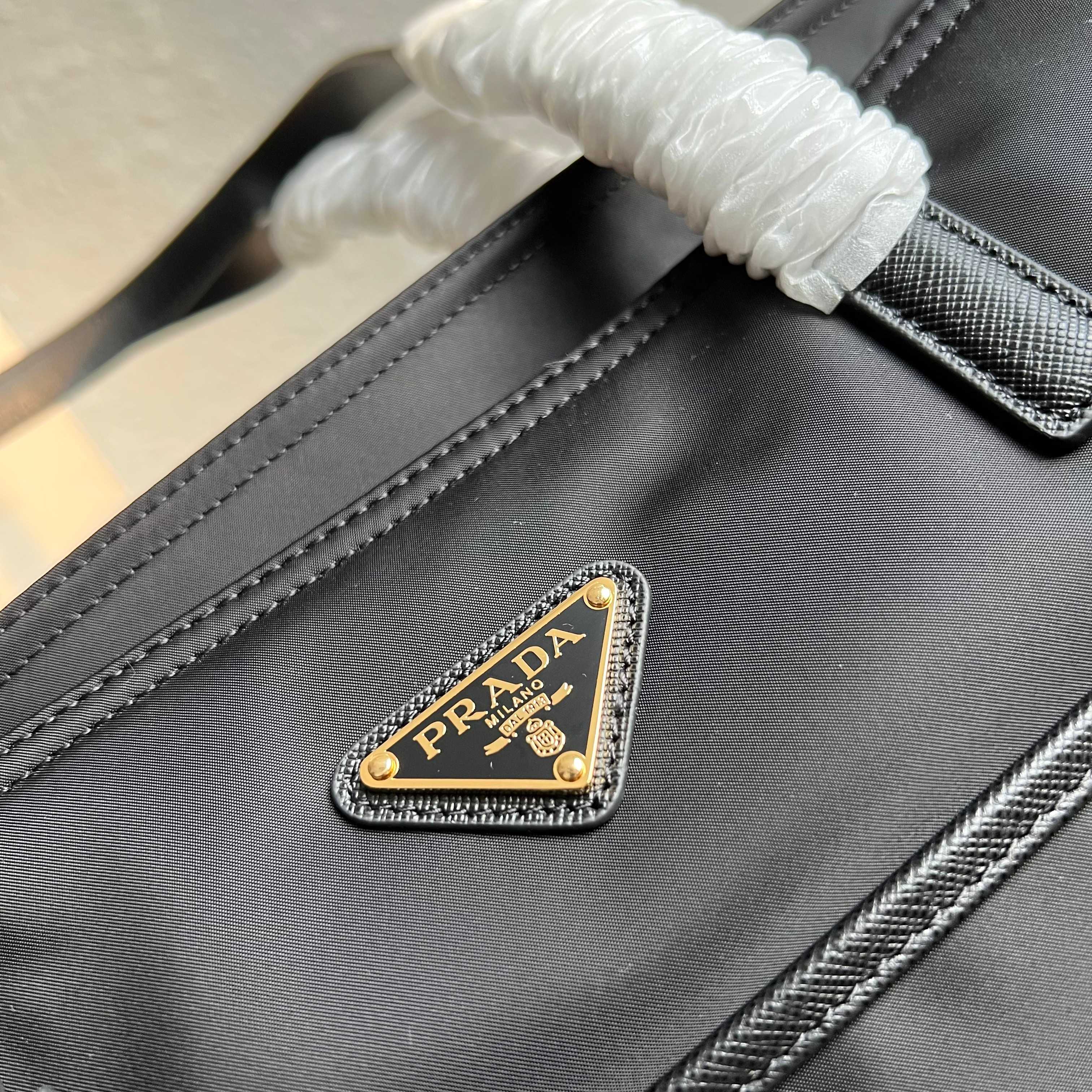 Prada Re-Edition 1978 medium Re-Nylon and Saffiano leather tote bag 1BG555 Black High