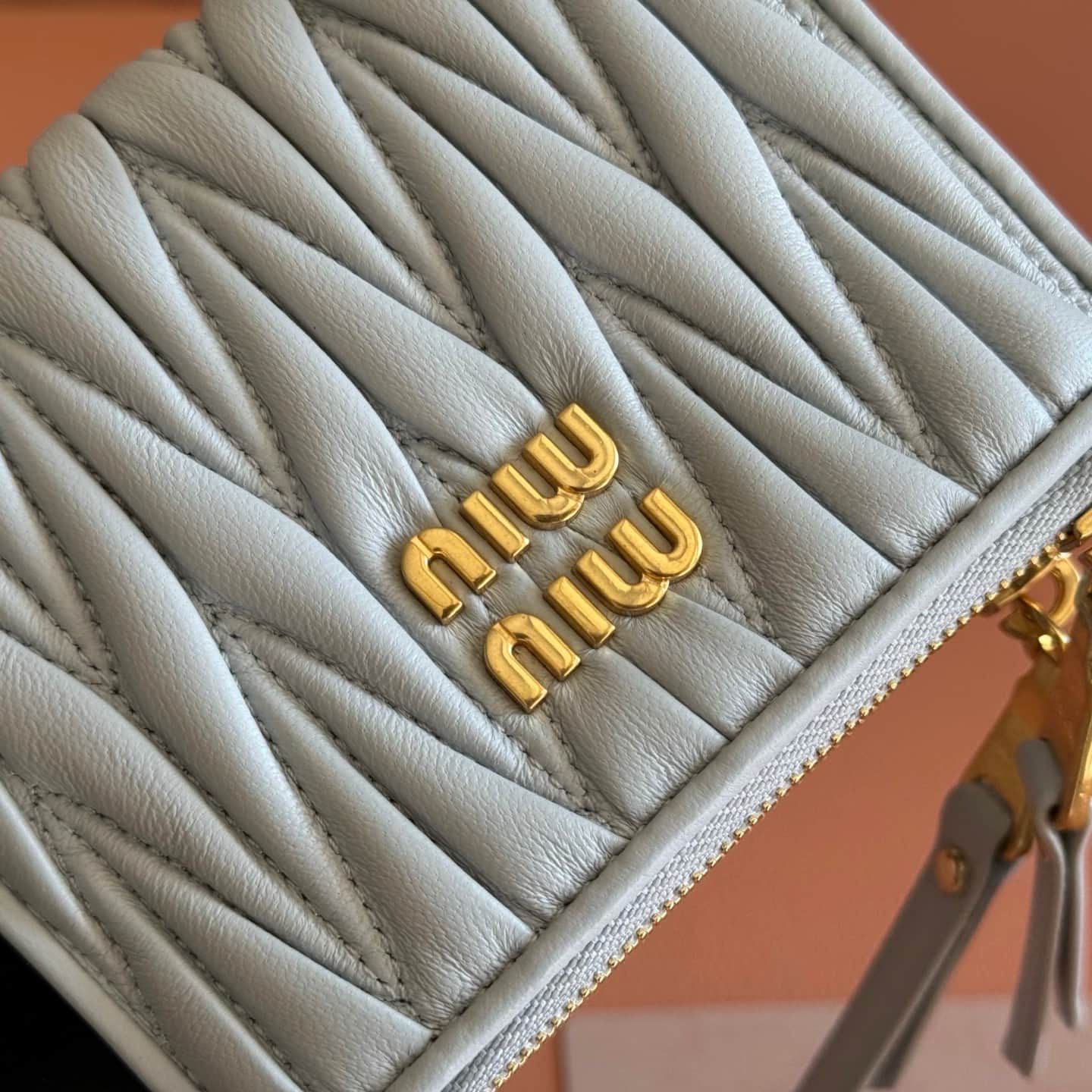 Miu Miu Begonia Pearl Gray Matelassé Nappa Leather Wallet 5MV017 TOP