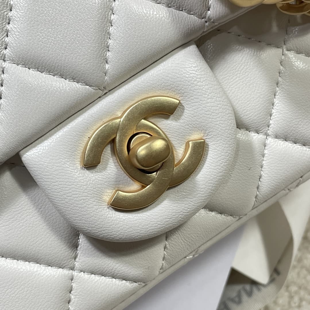 Chanel SUPERMINI FLAP BAG AS4040 Lambskin & Gold-Tone Metal White A