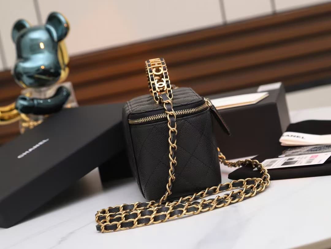 Chanel VANITY WITH CHAIN AP2805 Grained Calfskin & Gold-Tone Metal Black A