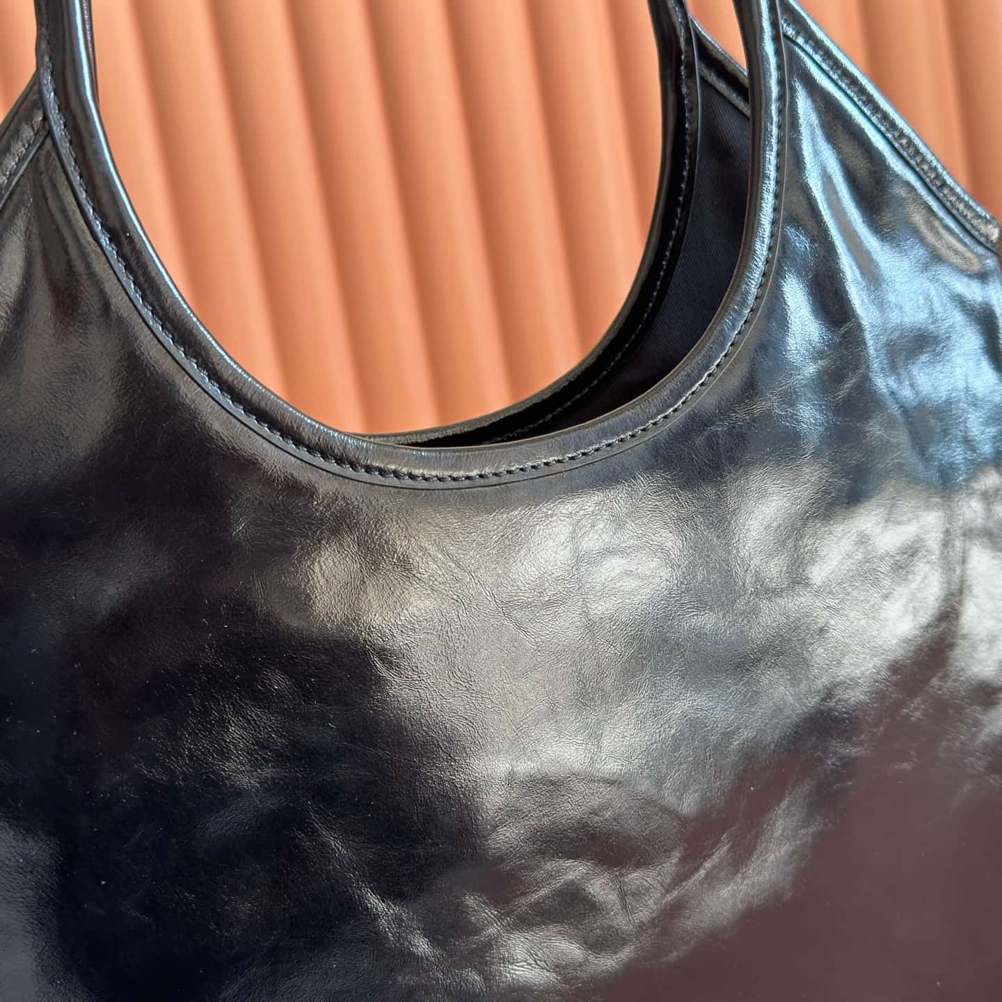 Miu Miu Ivy Calfskin leather bag Black 5BG231 TOP