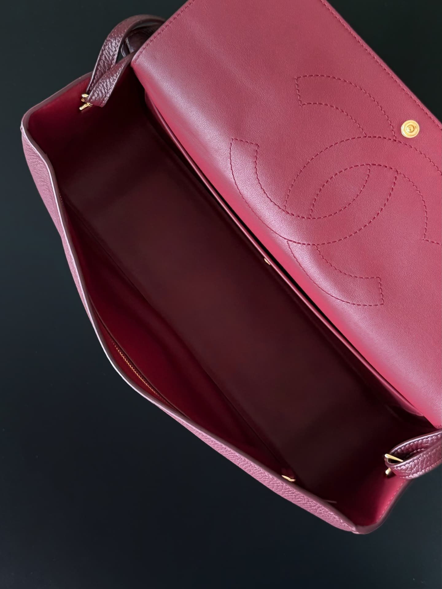 Chanel Maxi Flapbag Grained Calfskin & Gold-Tone Metal Claret AS6231 A